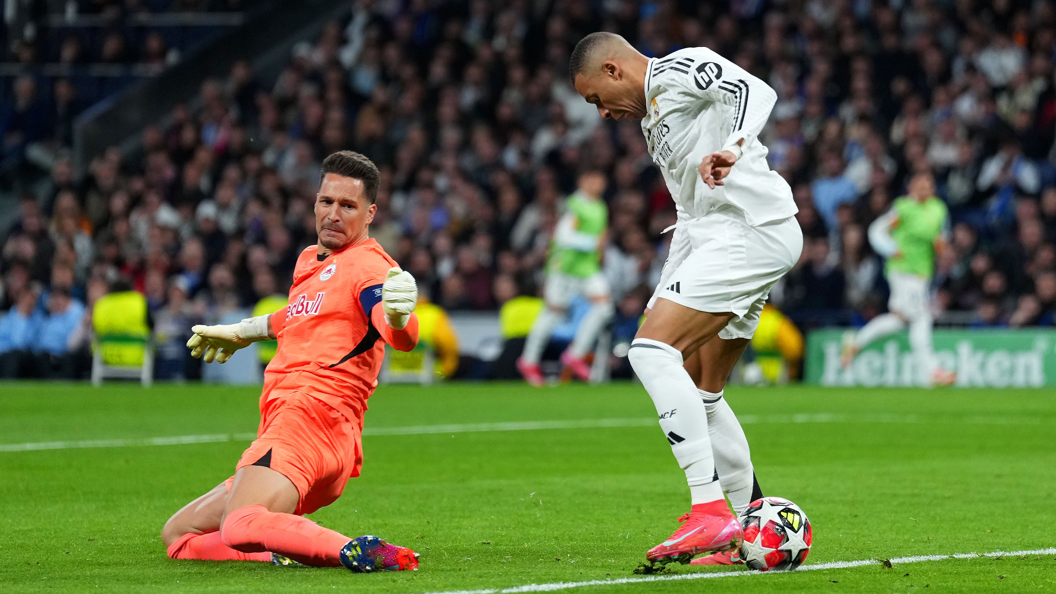 Real Madrid C.F. v FC Salzburg - UEFA Champions League 2024/25 League Phase MD7