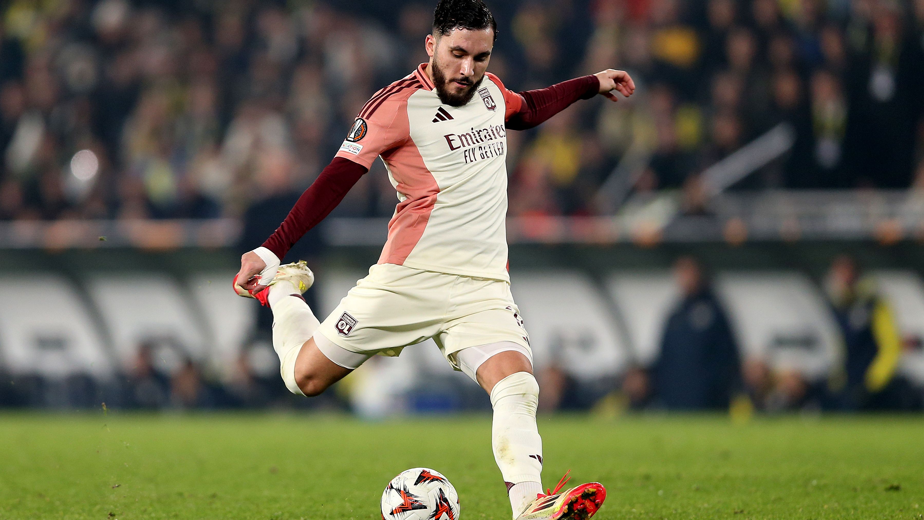 Fenerbahce SK v Olympique Lyonnais - UEFA Europa League 2024/25 League Phase MD7