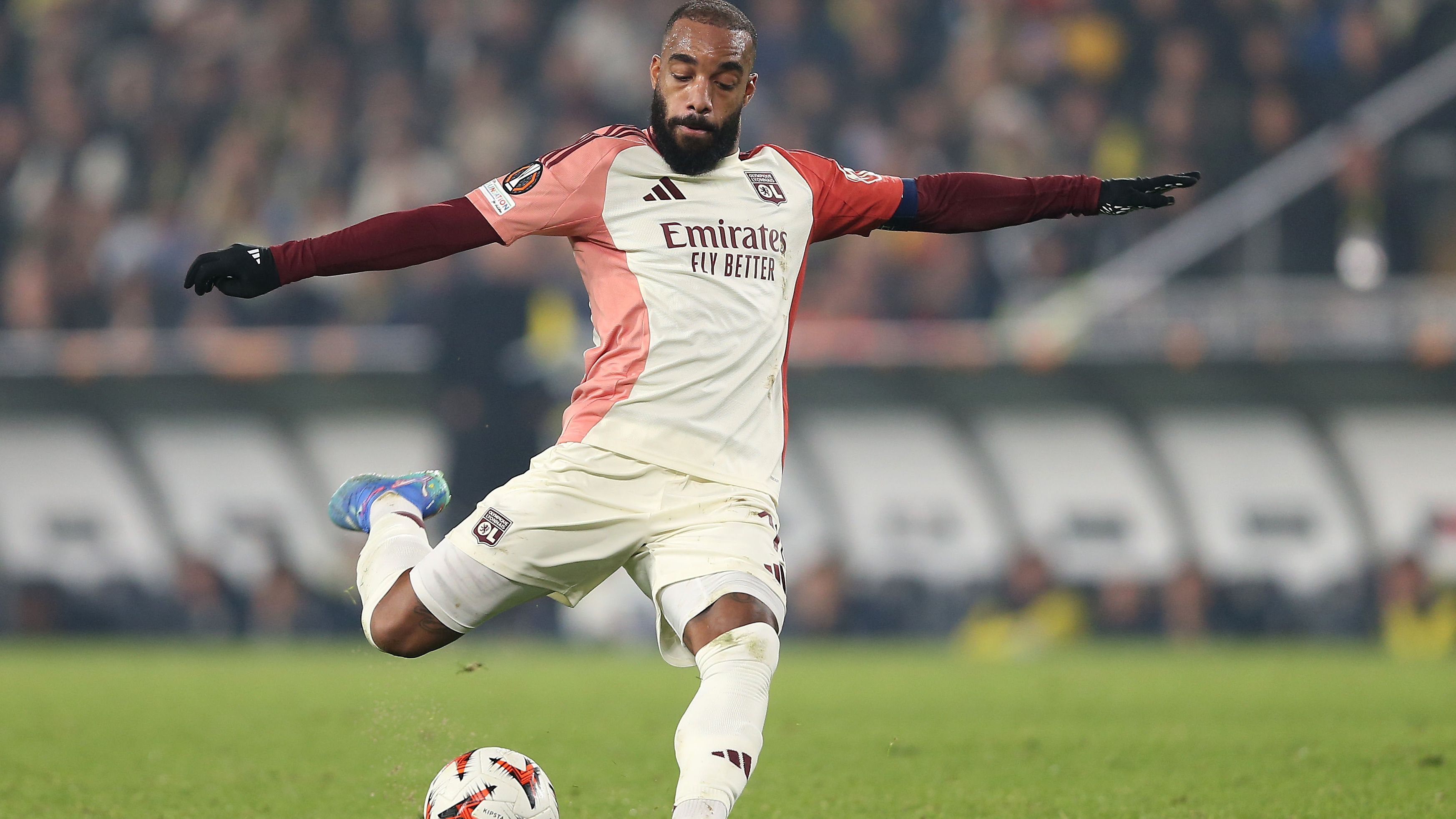 Fenerbahce SK v Olympique Lyonnais - UEFA Europa League 2024/25 League Phase MD7