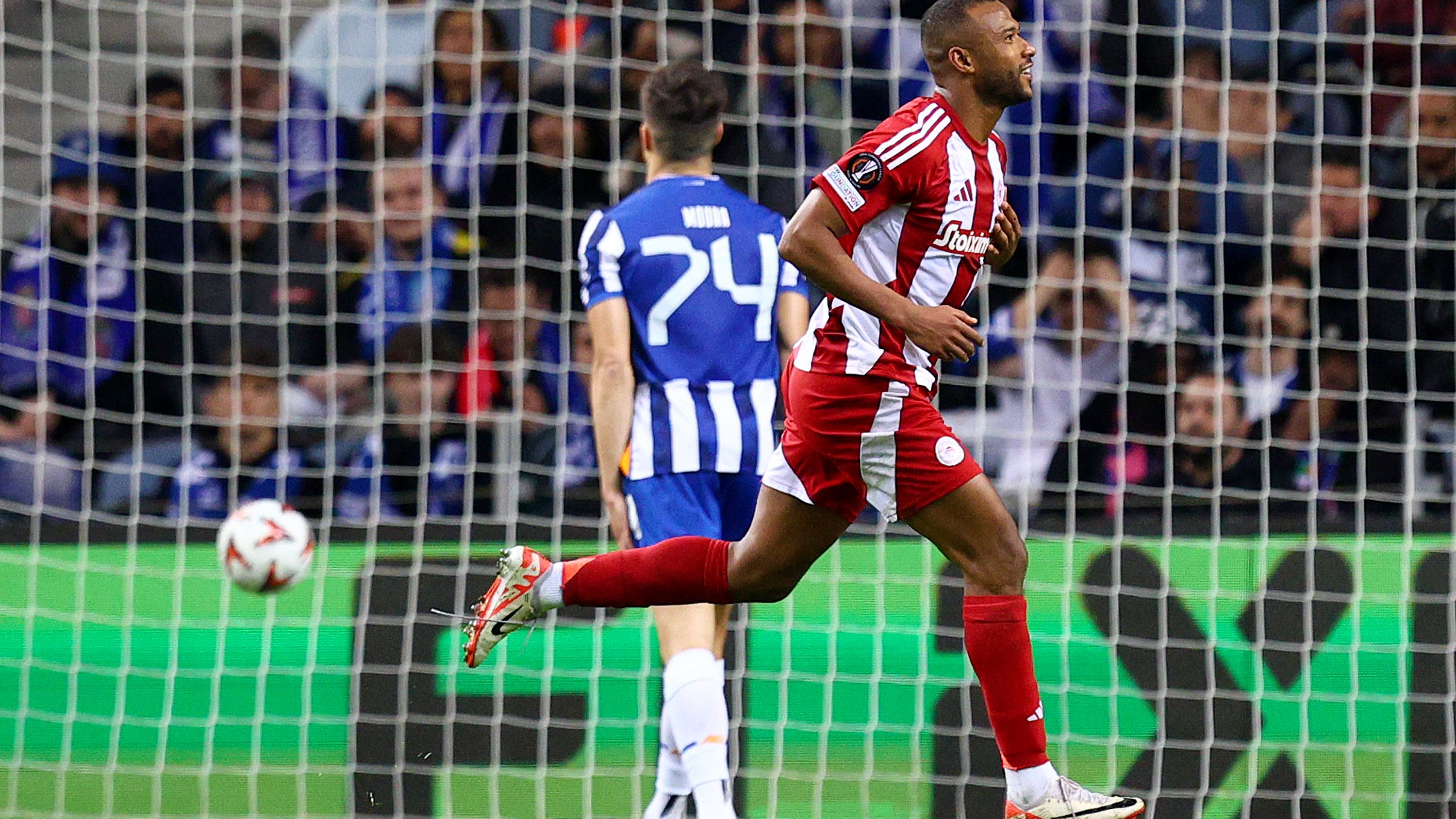 FC Porto v Olympiacos FC - UEFA Europa League 2024/25 League Phase MD7