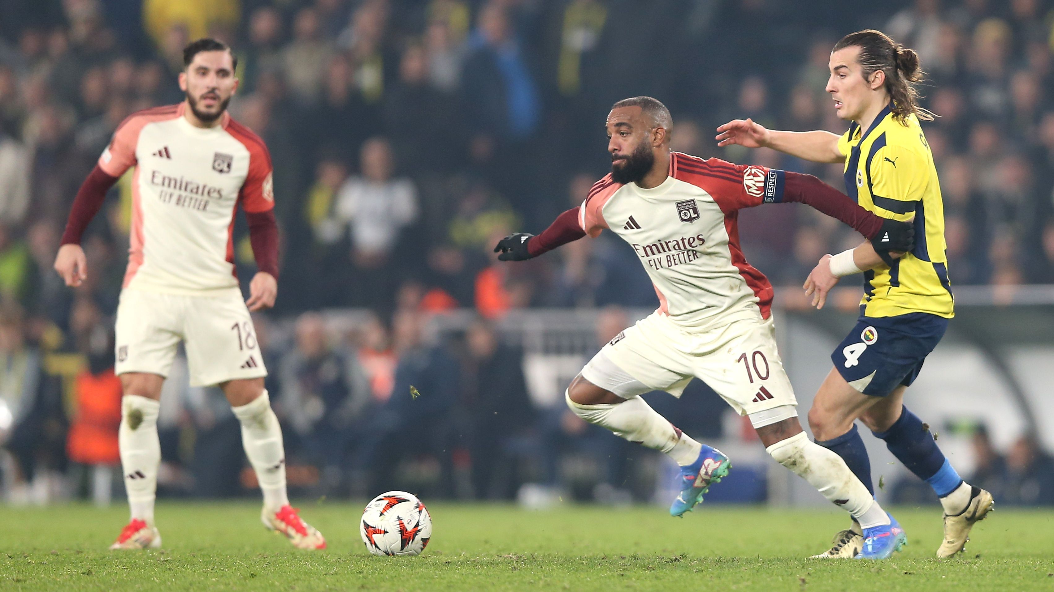 Fenerbahce SK v Olympique Lyonnais - UEFA Europa League 2024/25 League Phase MD7