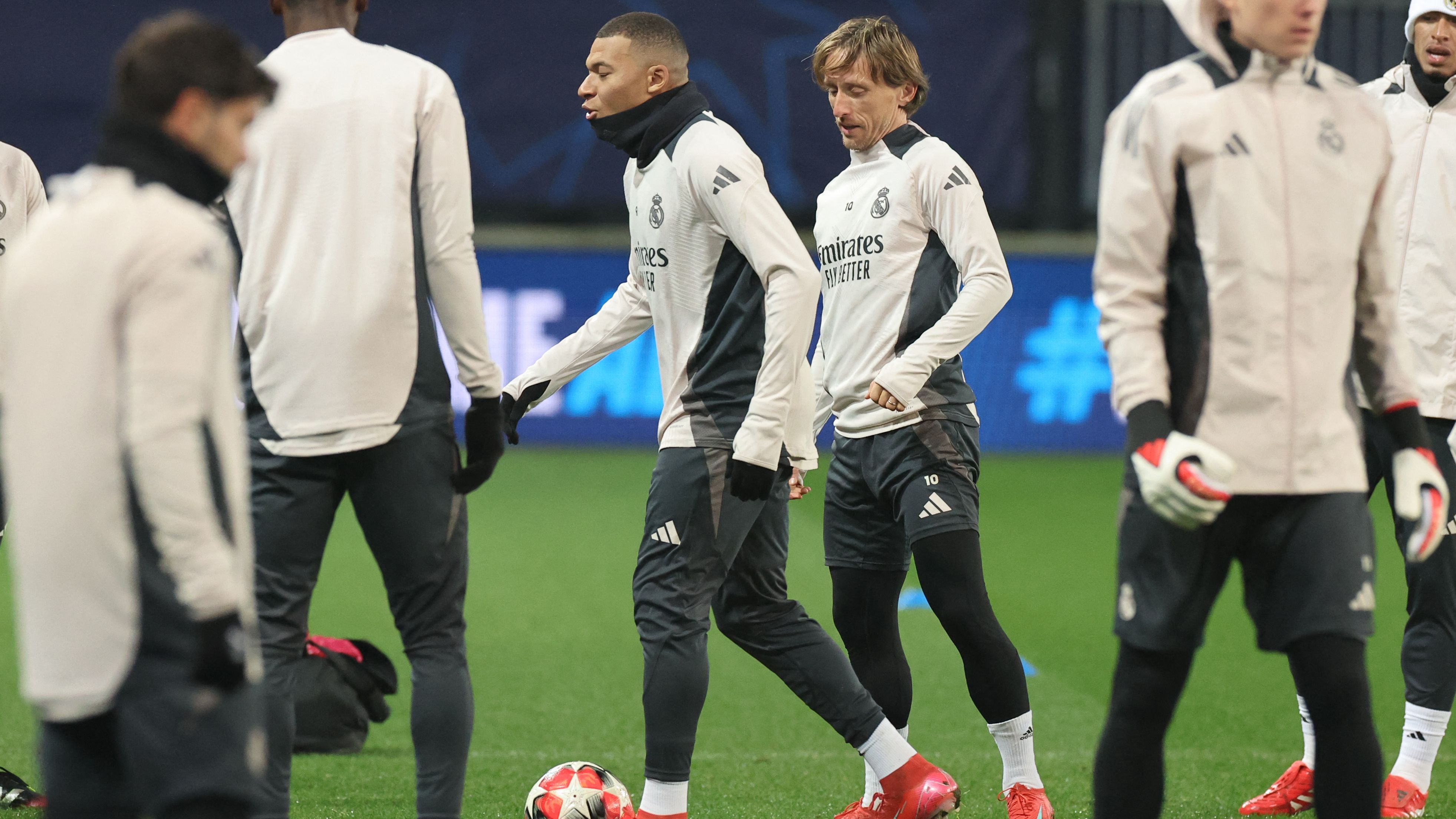 FBL-EUR-C1-REAL MADRID-TRAINING