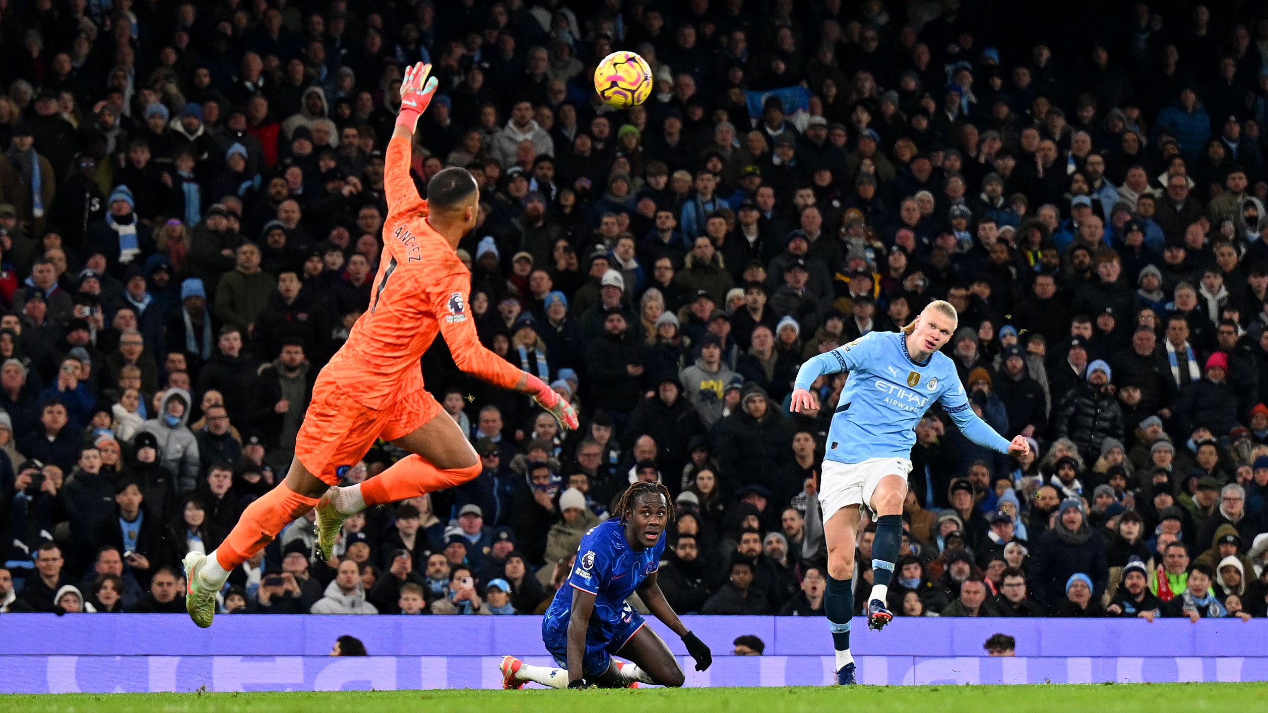 Robert Sanchez 'knows he must do better' as Enzo Maresca admits goalkeeper's blunder 'changed the game' in Chelsea loss to Man City | Goal.com UK