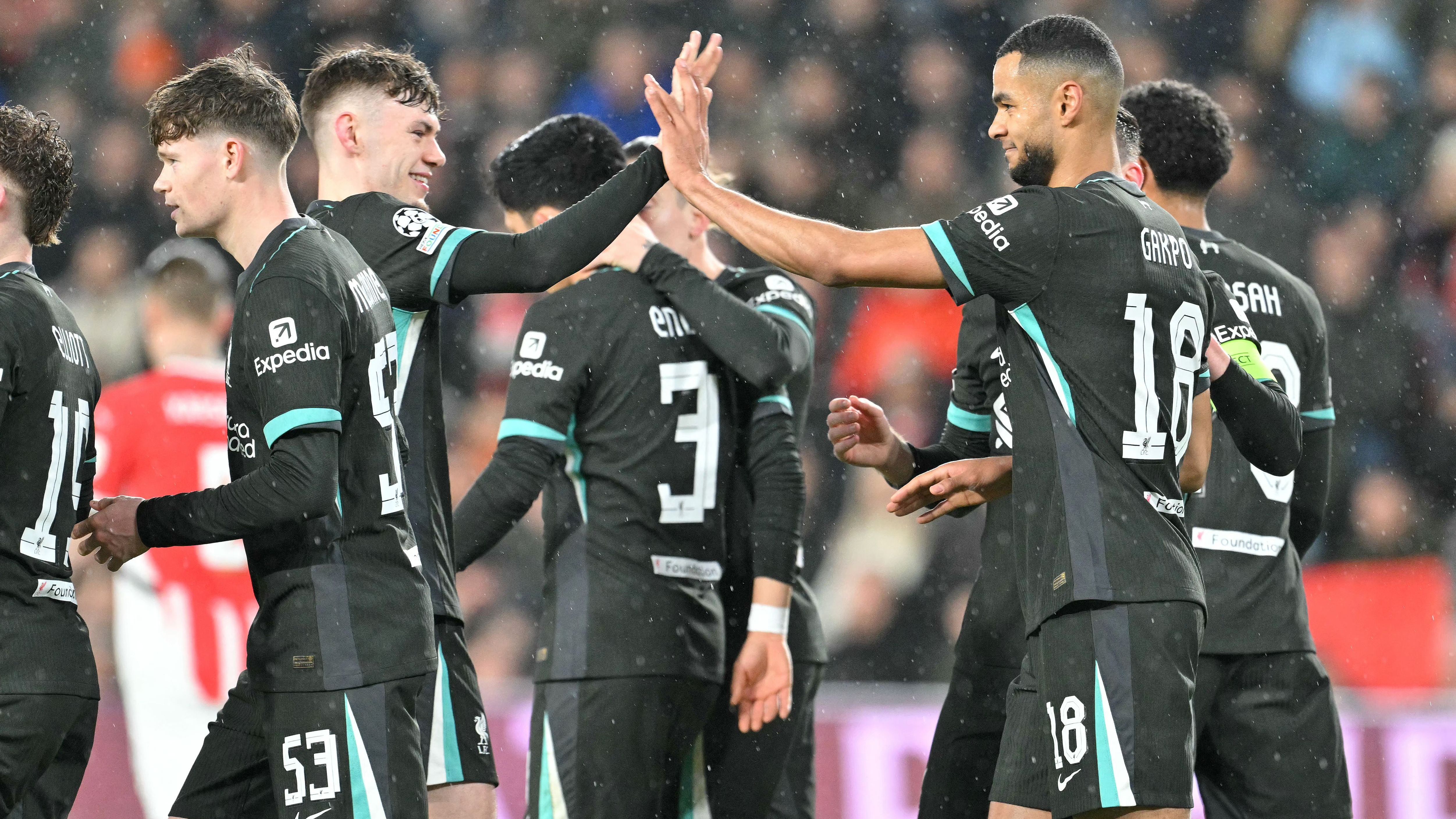 TOPSHOT-FBL-EUR-C1-PSV-LIVERPOOL