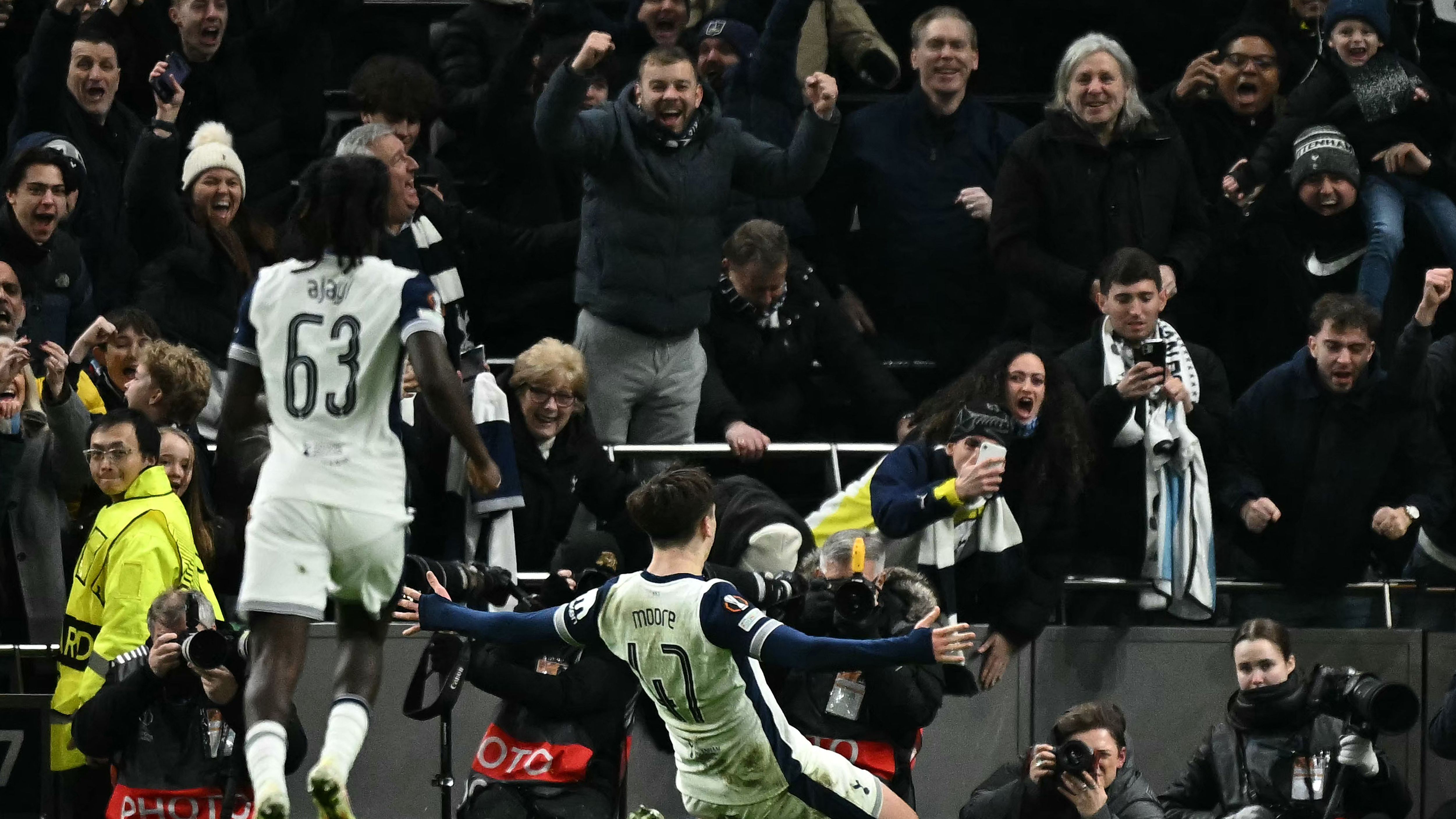 FBL-EUR-C3-TOTTENHAM-ELFSBORG