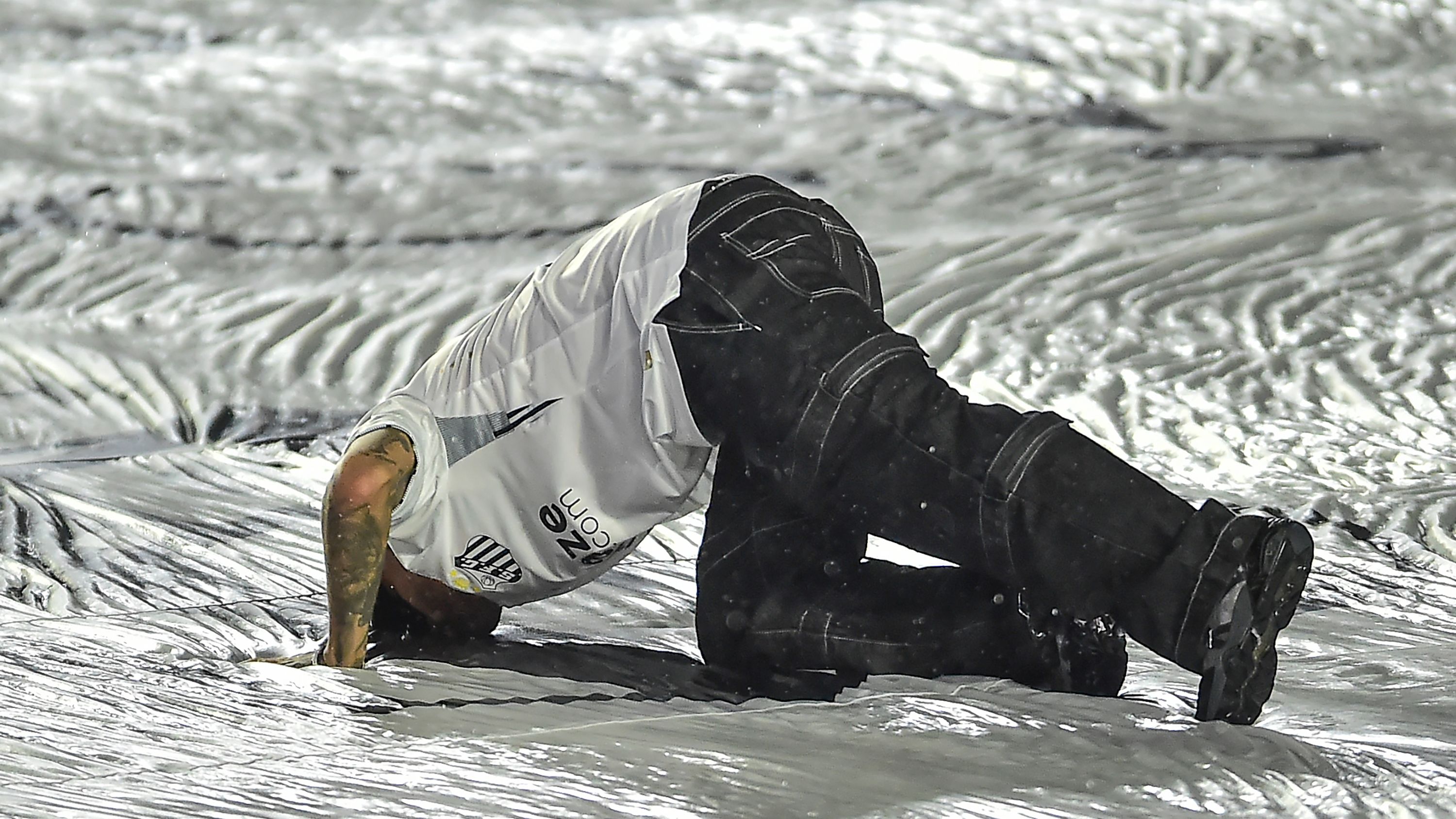 Santos Unveils Neymar As New Singnig