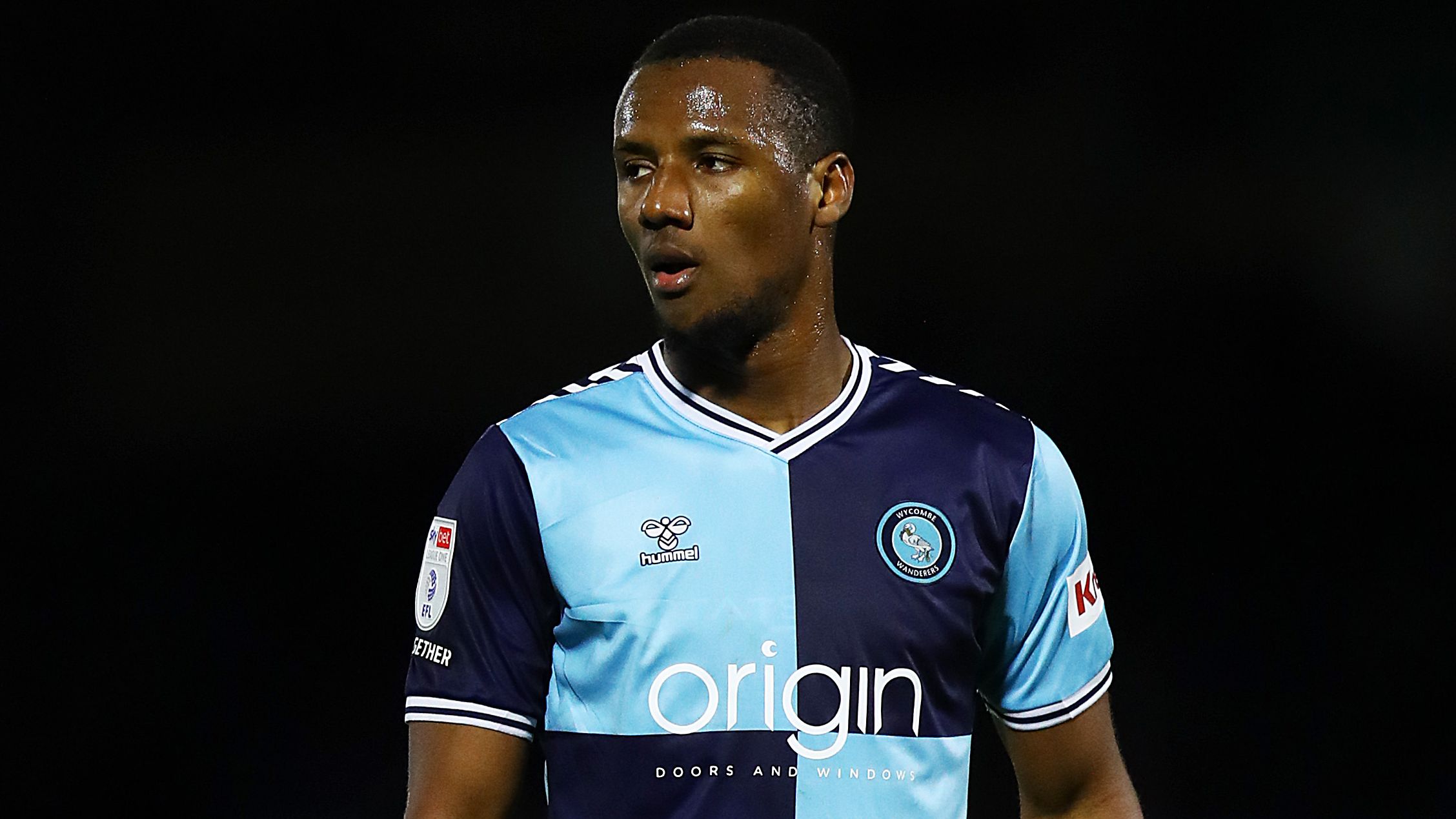 Wycombe Wanderers FC v Barnsley FC - Sky Bet League One
