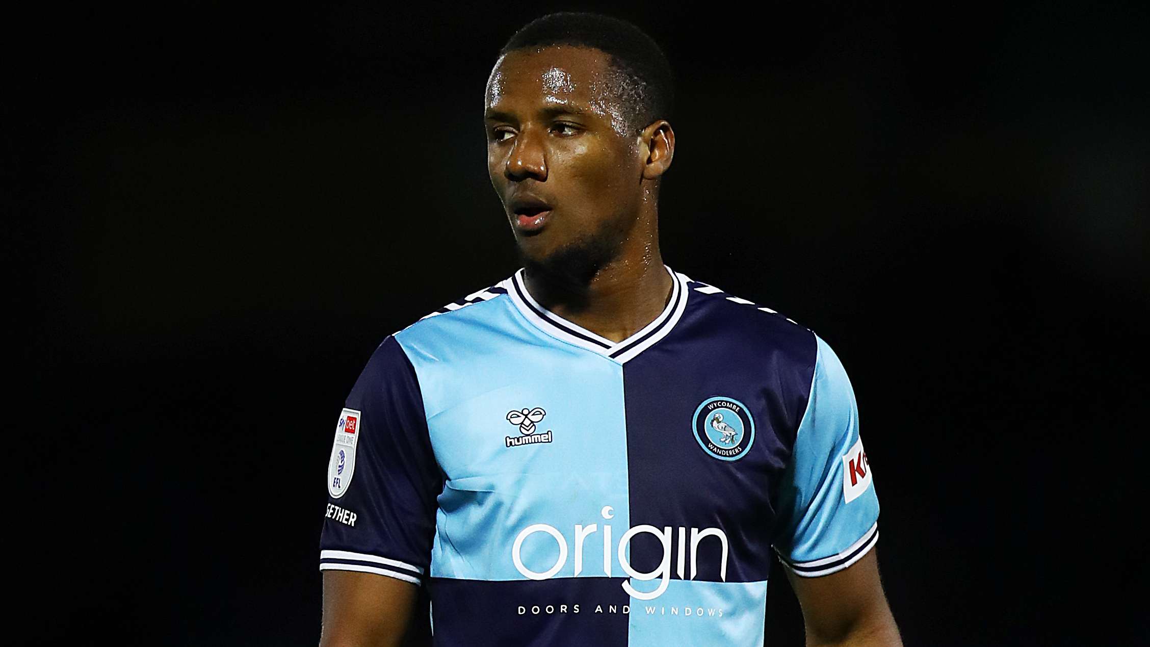 Wycombe Wanderers FC v Barnsley FC - Sky Bet League One
