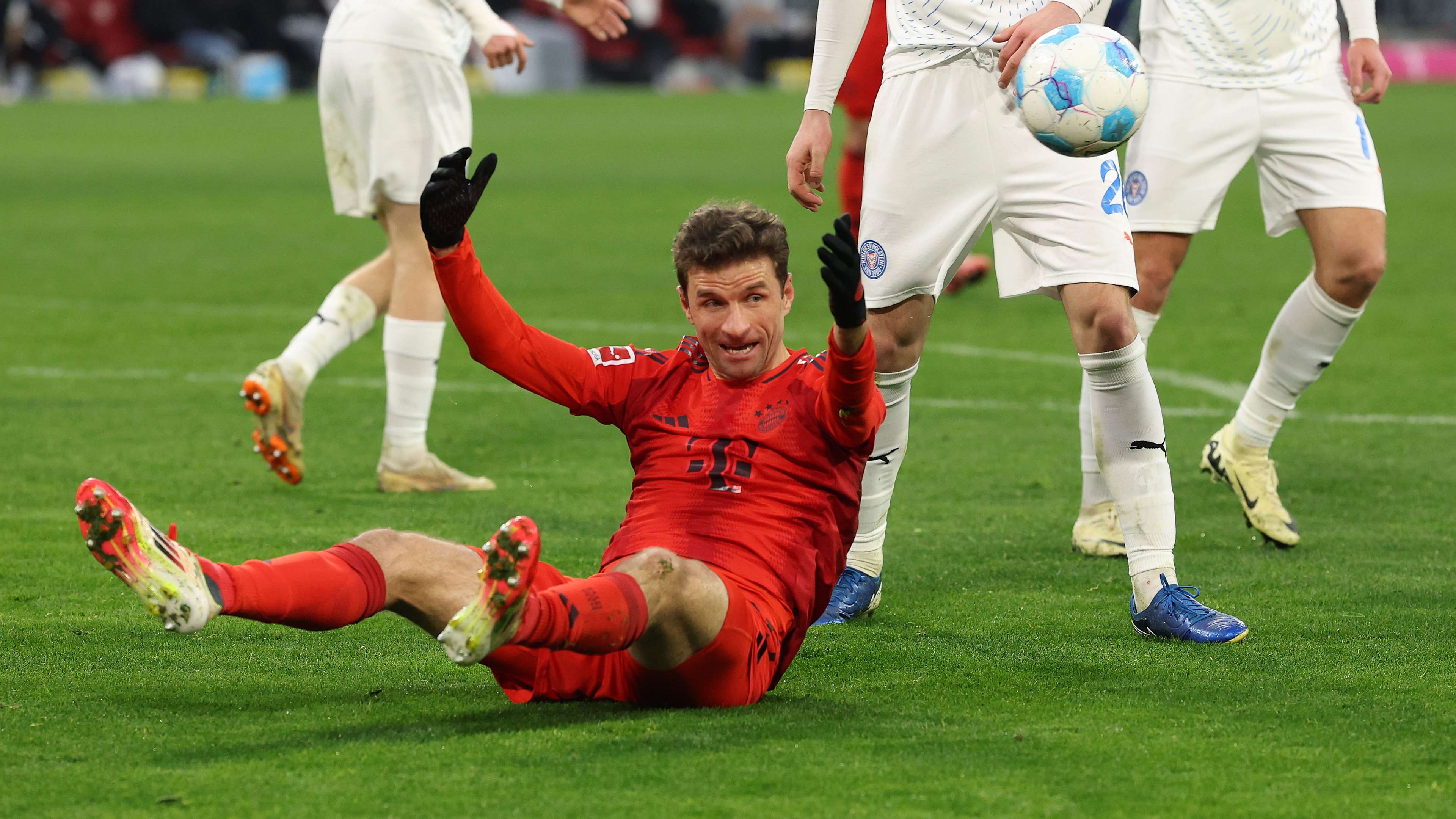 FC Bayern München v Holstein Kiel - Bundesliga