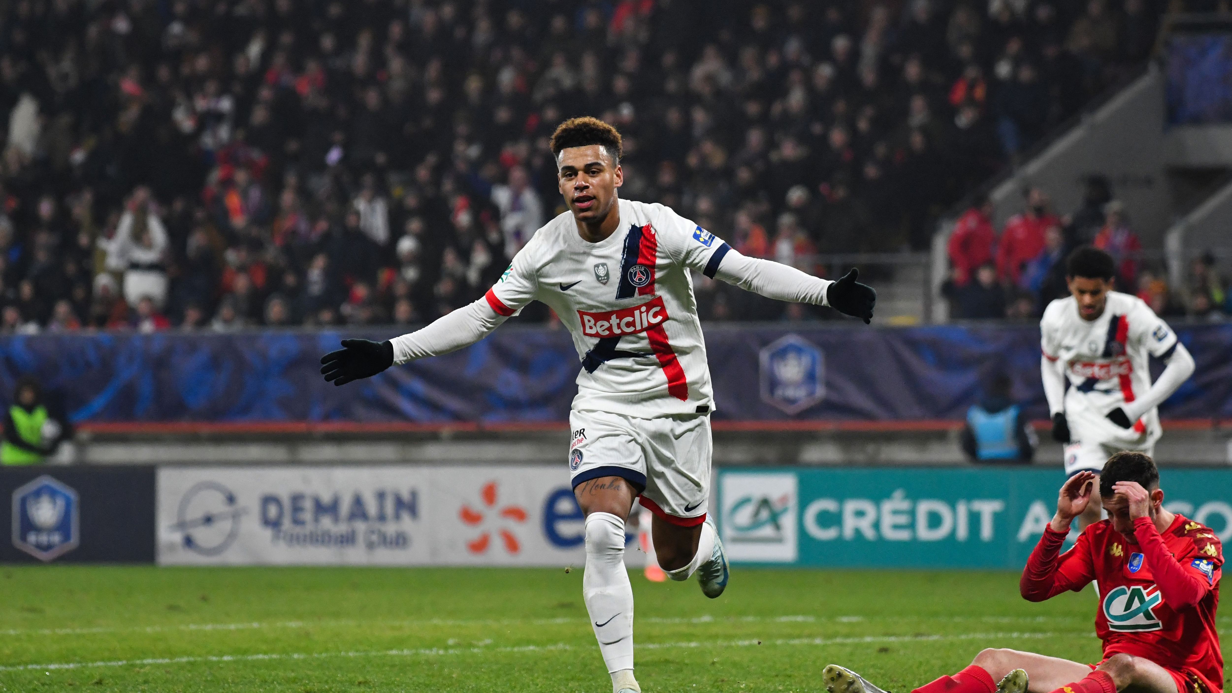 TOPSHOT-FBL-FRA-CUP-LE MANS-PSG