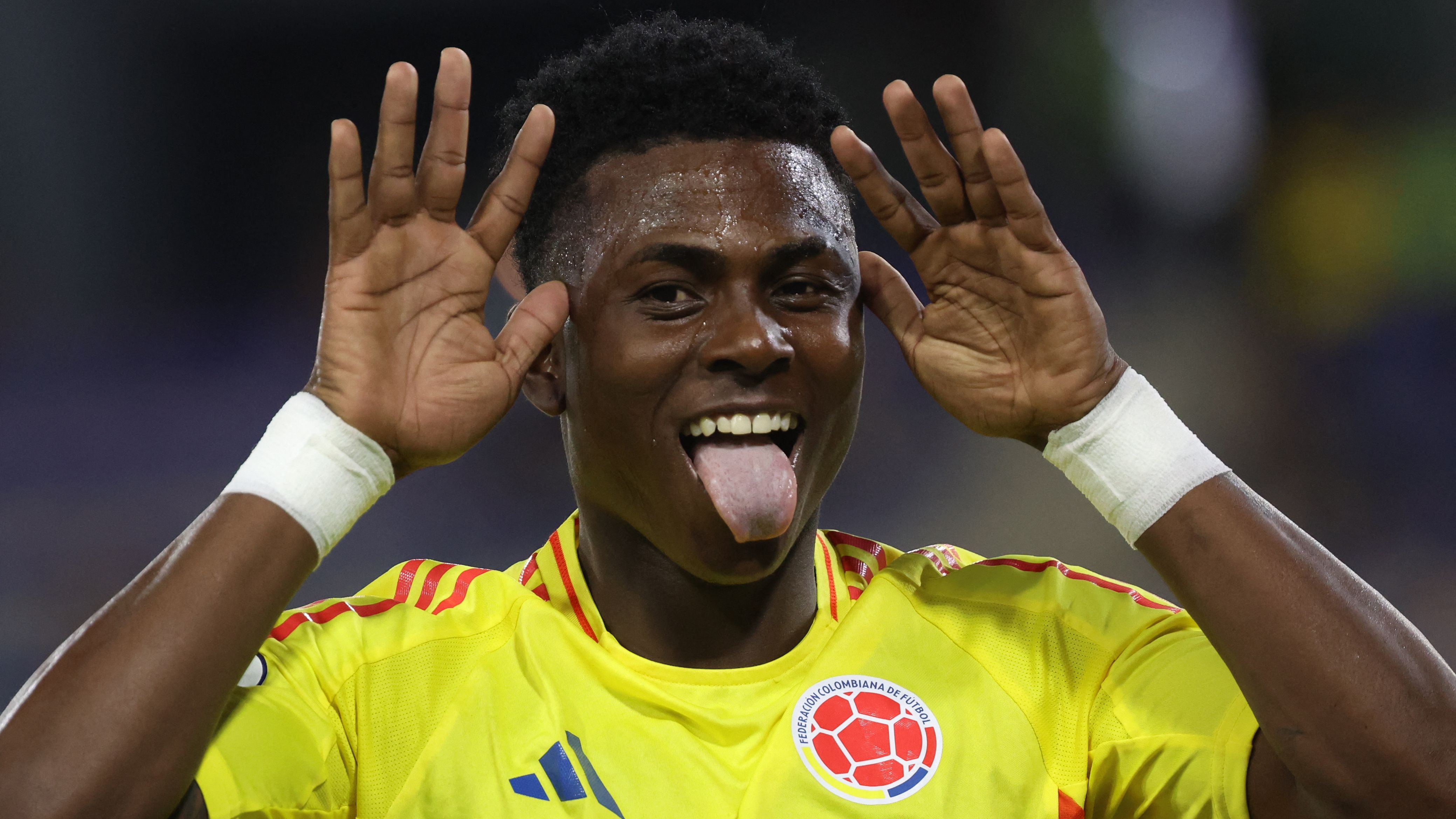 TOPSHOT-FBL-SOUTHAM-U20-COL-PAR