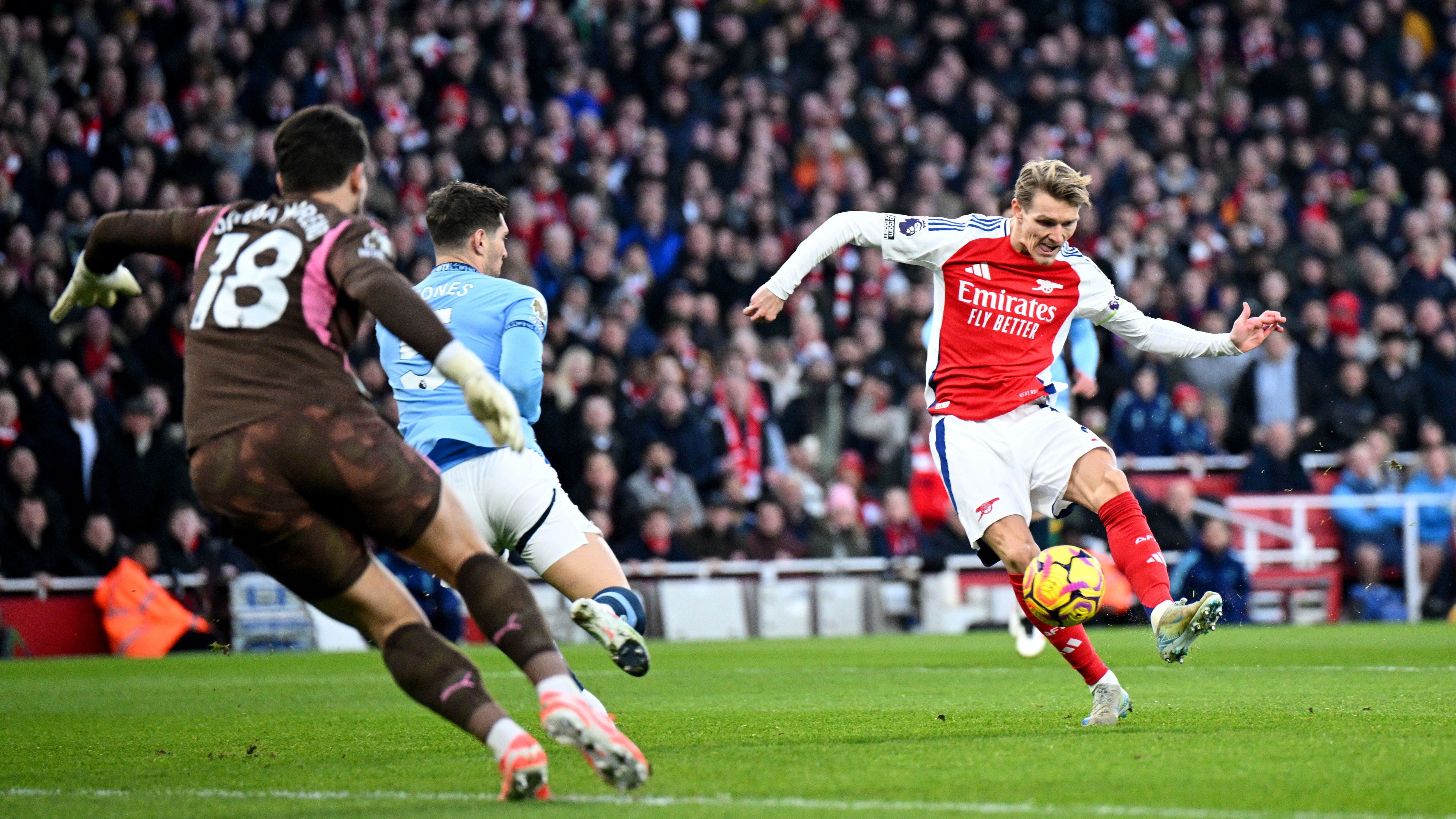 Arsenal FC v Manchester City FC - Premier League