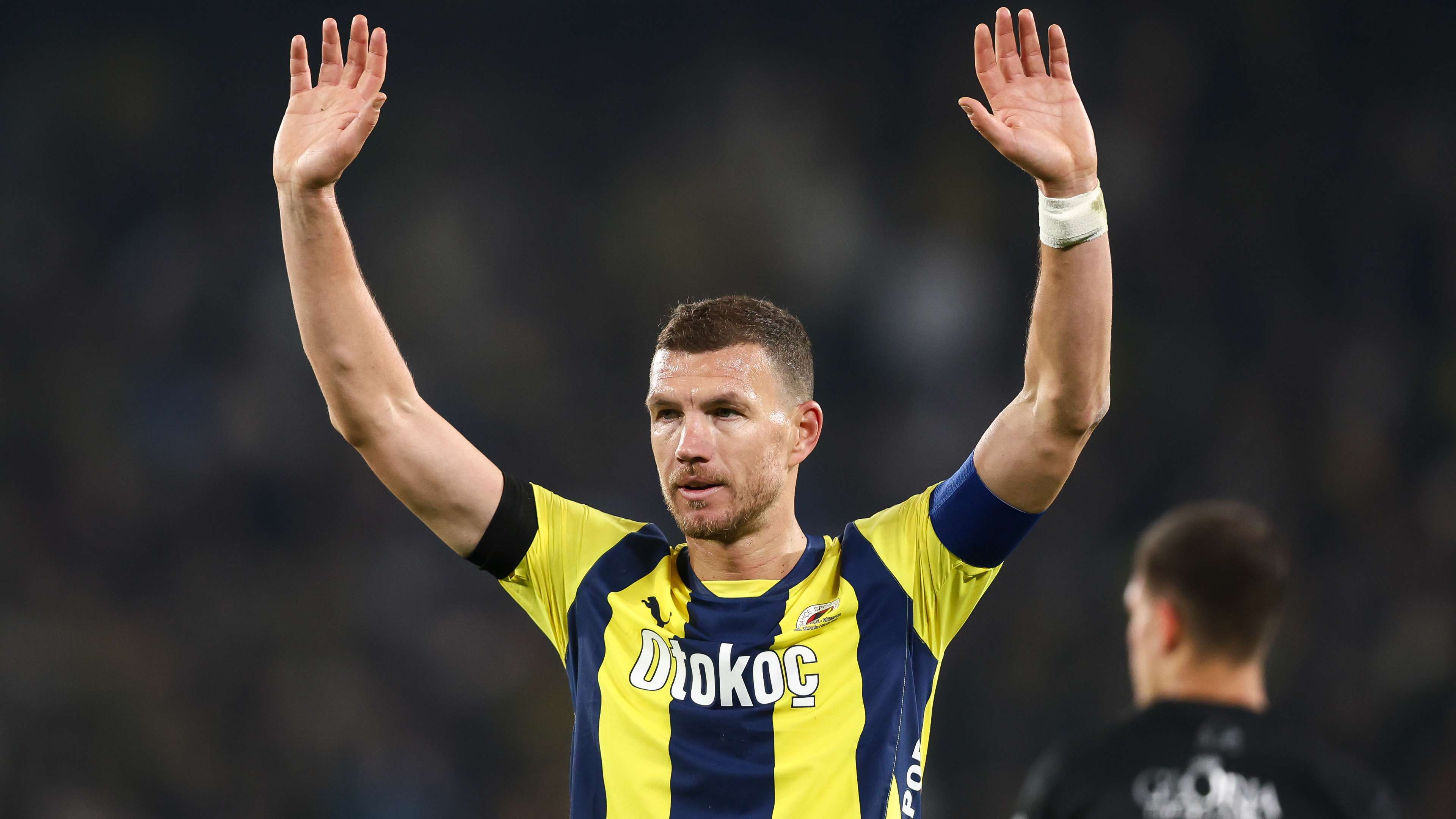 Fenerbahçe'de Dzeko'nun durumu belli oldu! Son karar verildi | Goal.com Türkçe