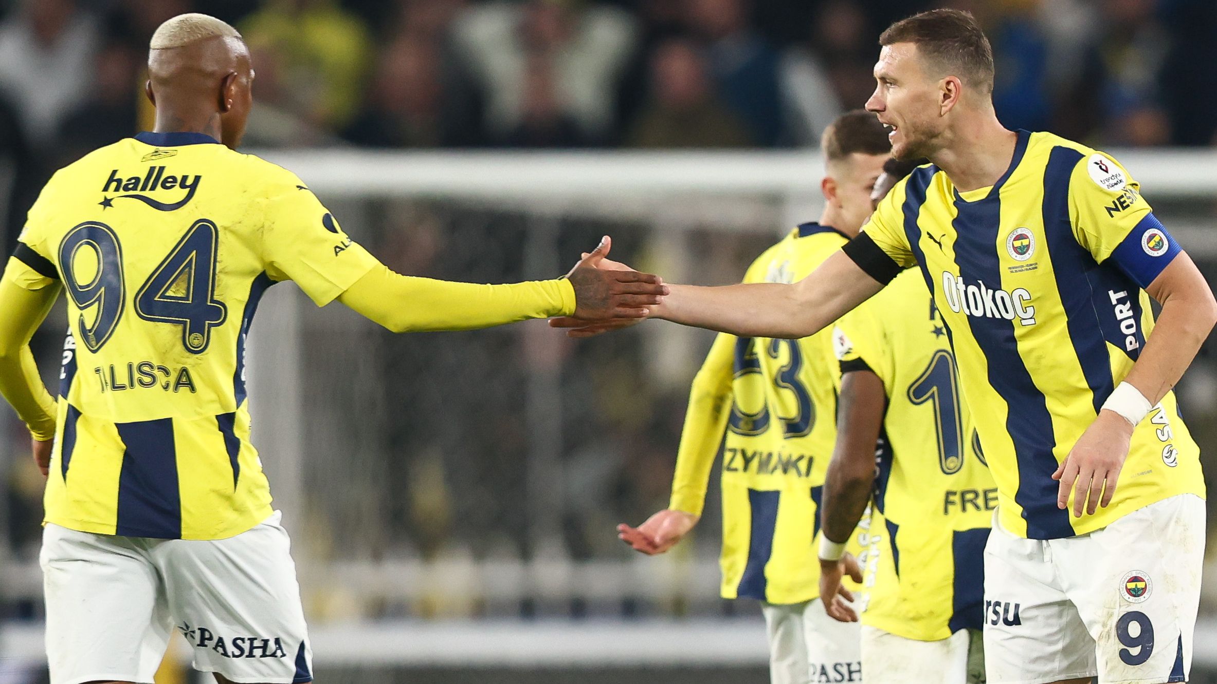 Fenerbahce v Rizespor - Turkish Super League