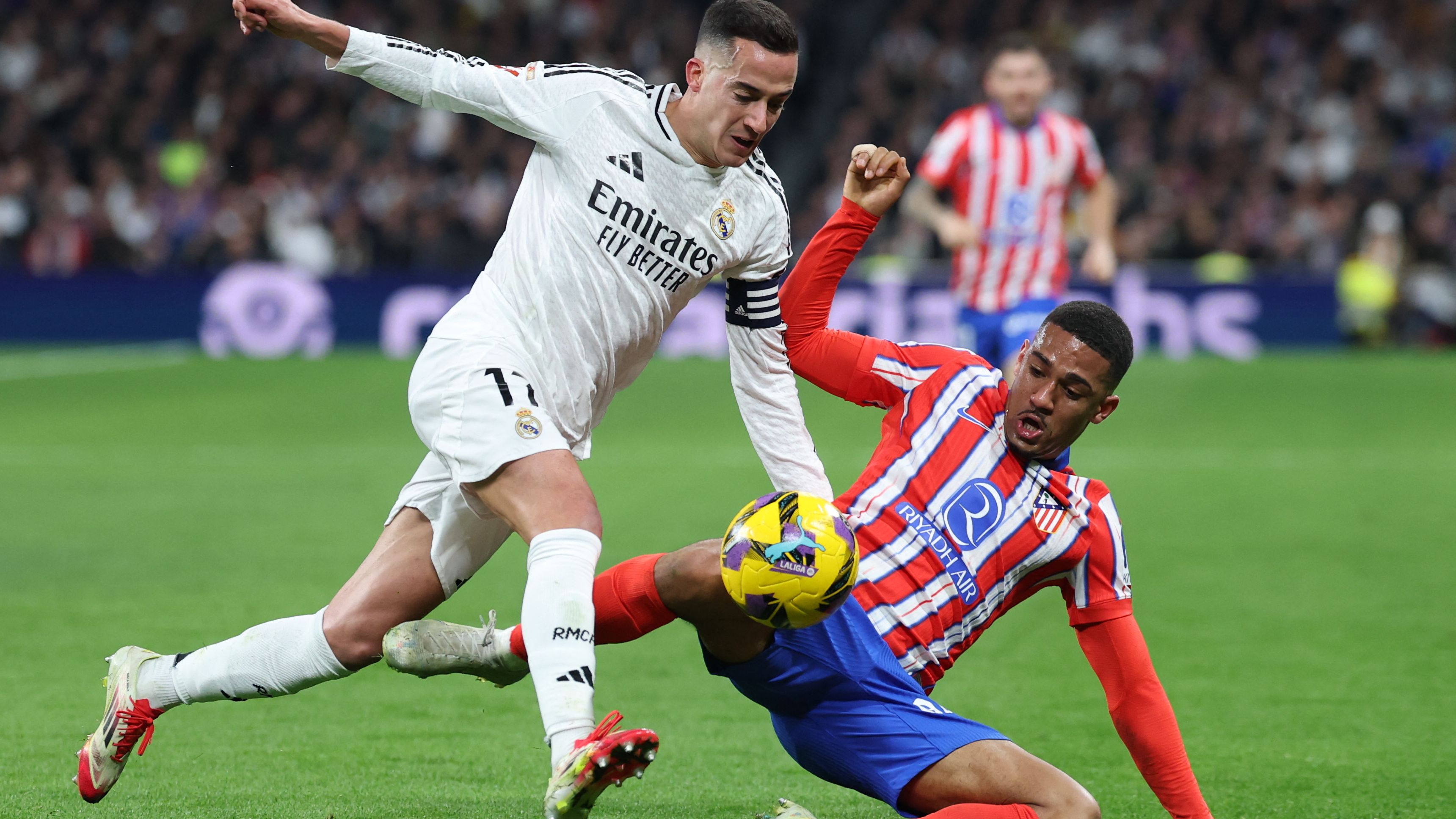 TOPSHOT-FBL-ESP-LIGA-REAL MADRID-ATLETICO MADRID