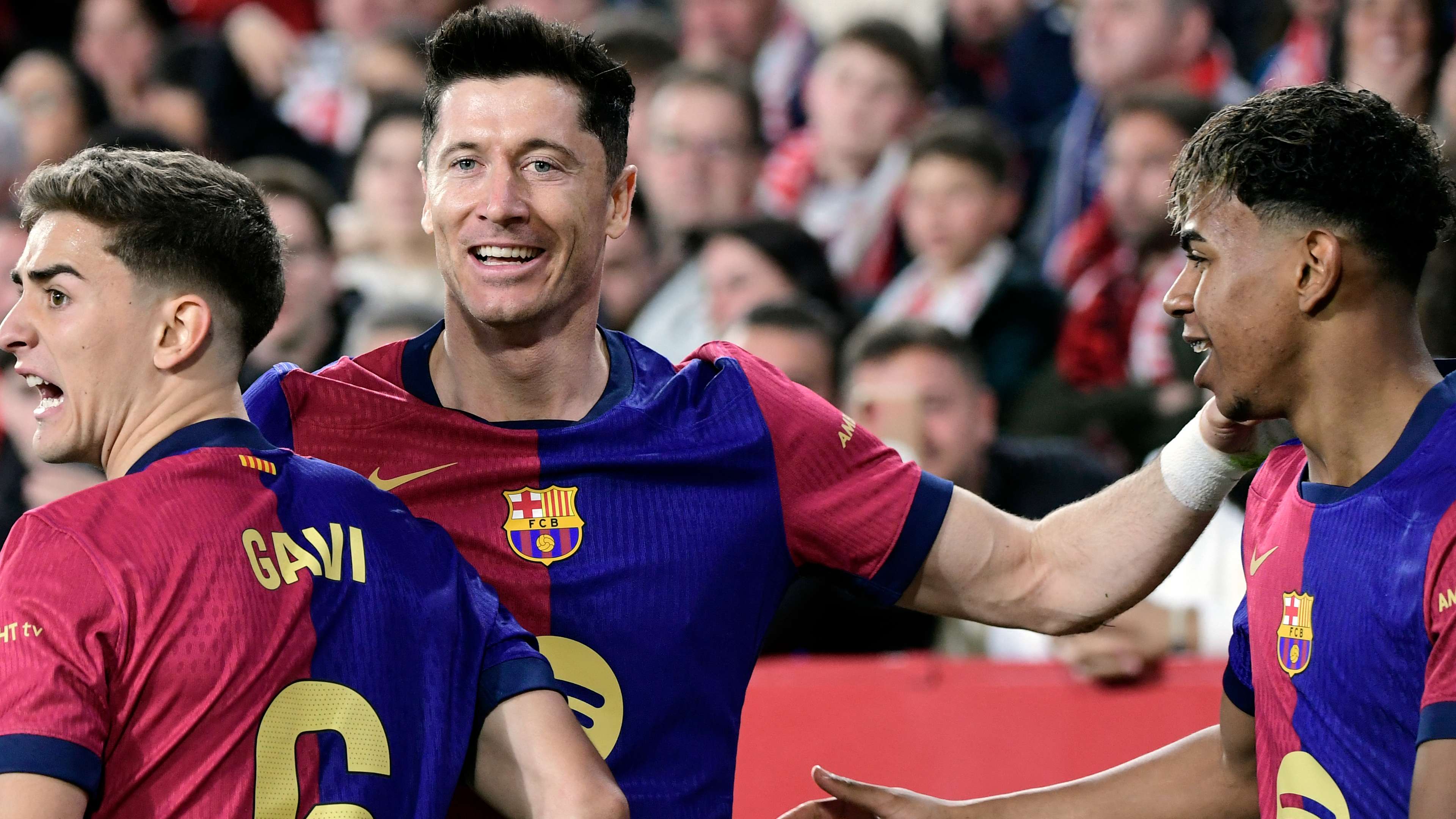 GettyImages-2198038488 VIDEO: Lamine Yamal humiliates Robert Lewandowski & Gavi with sublime piece of skill in Barcelona training