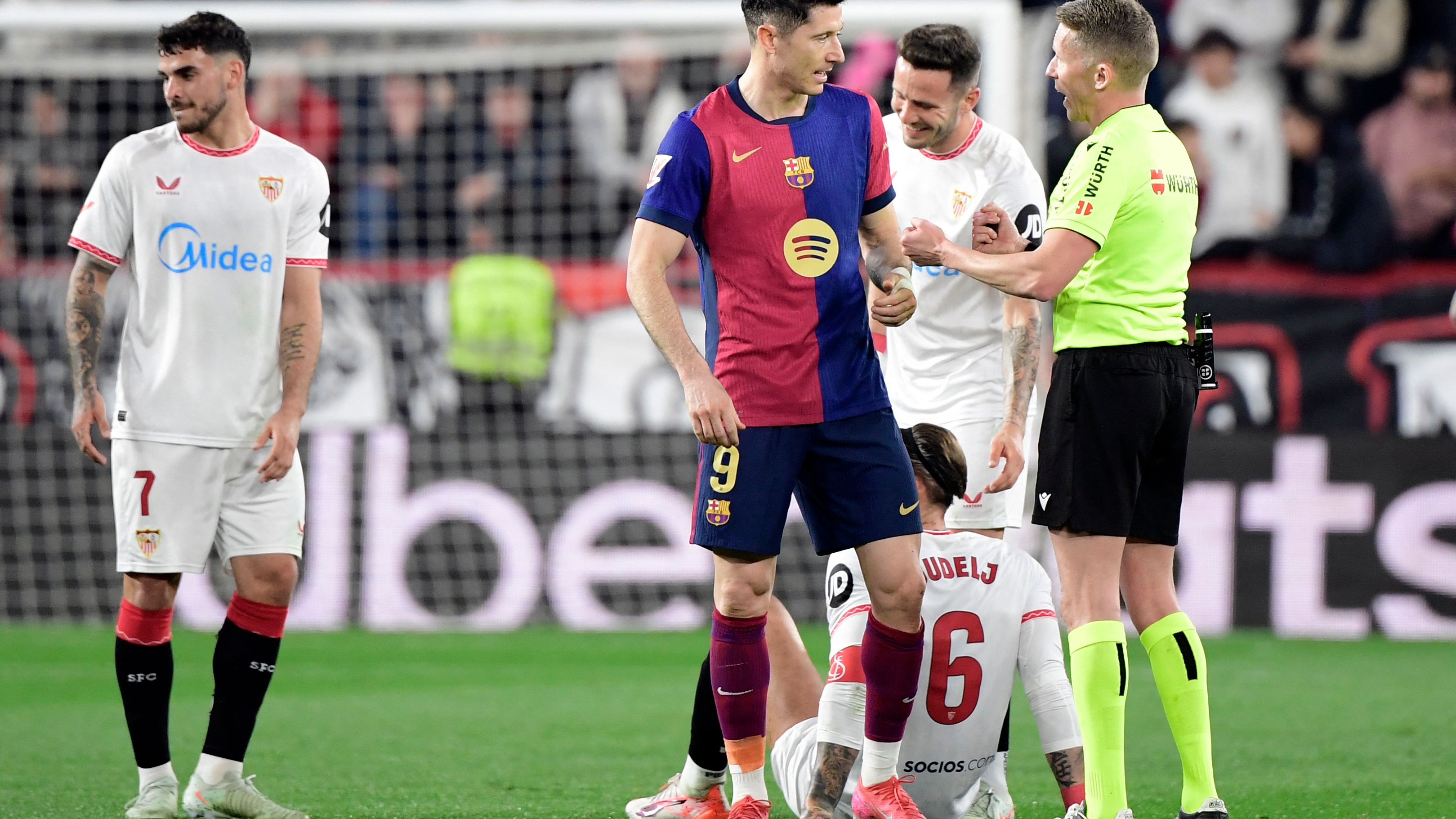 FBL-ESP-LIGA-SEVILLA-BARCELONA