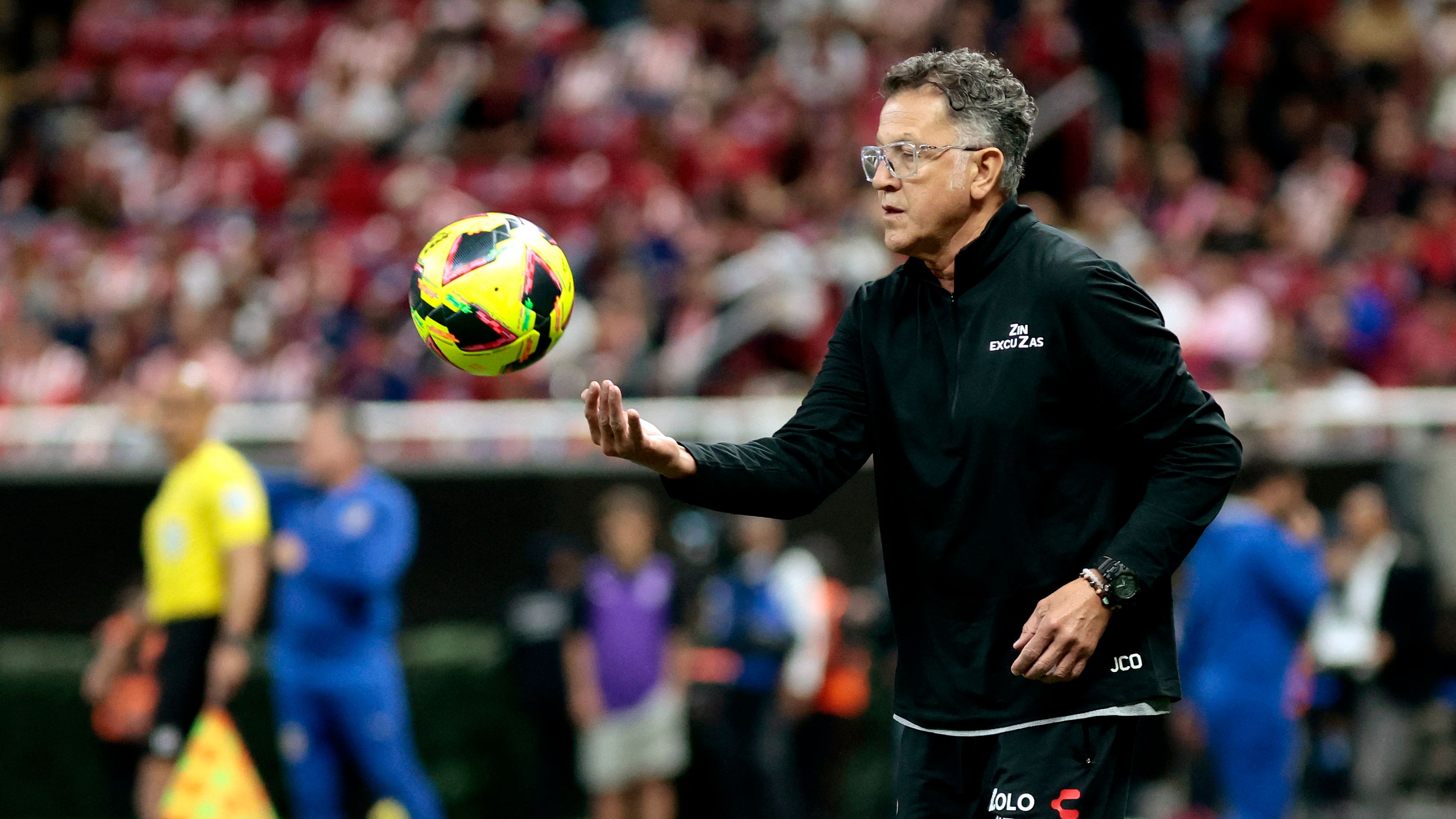 Report: Juan Carlos Osorio emerges as Chivas’ top coaching candidate after Gabriel Milito turns down offer | Goal.com UK