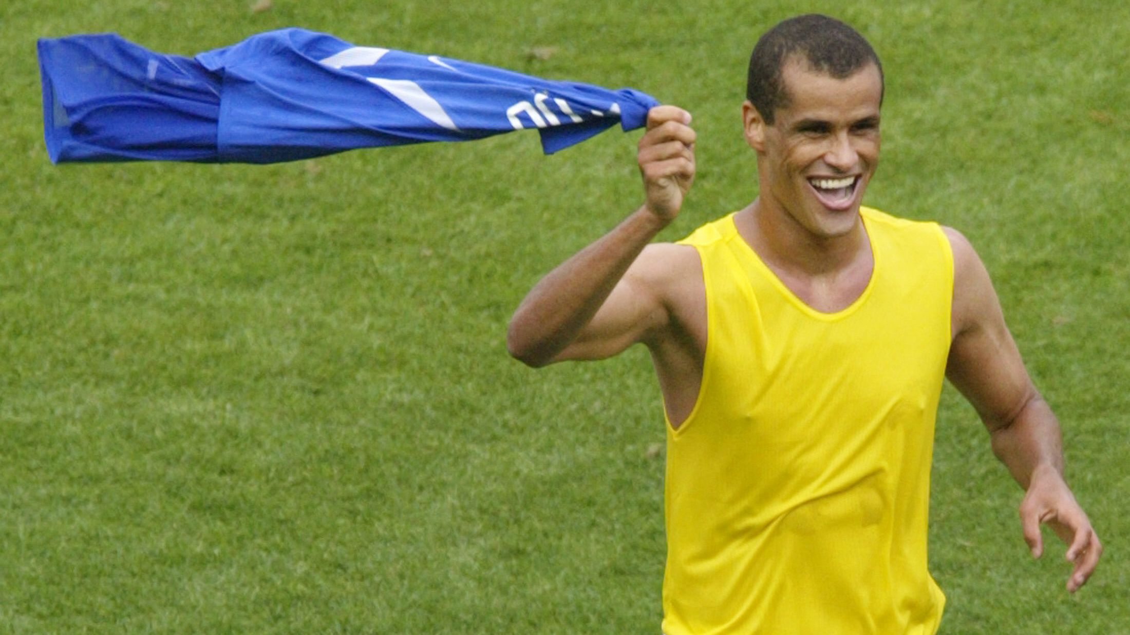 WC2002-ENG-BRA-RIVALDO