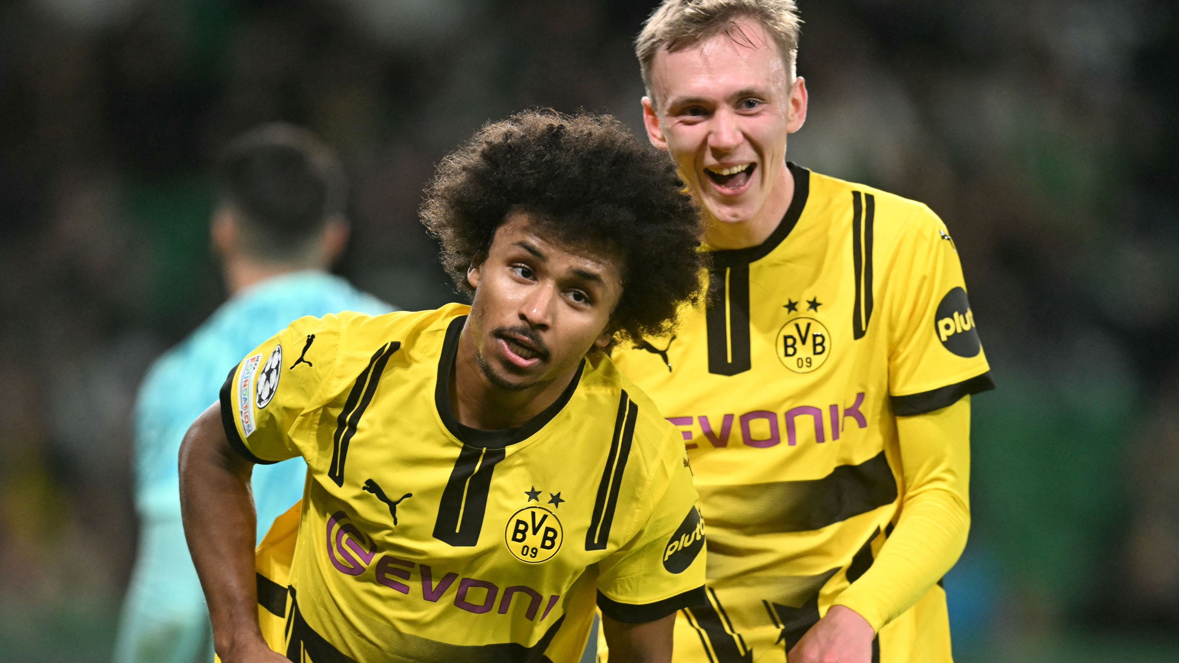 TOPSHOT-FBL-EUR-C1-SPORTING-DORTMUND