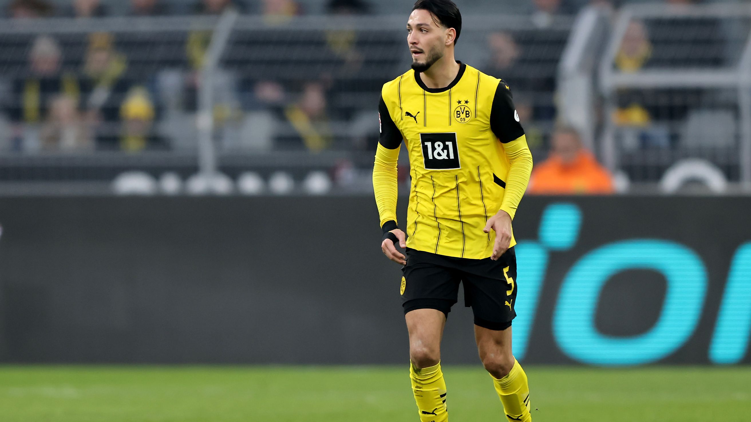 Borussia Dortmund v VfB Stuttgart - Bundesliga