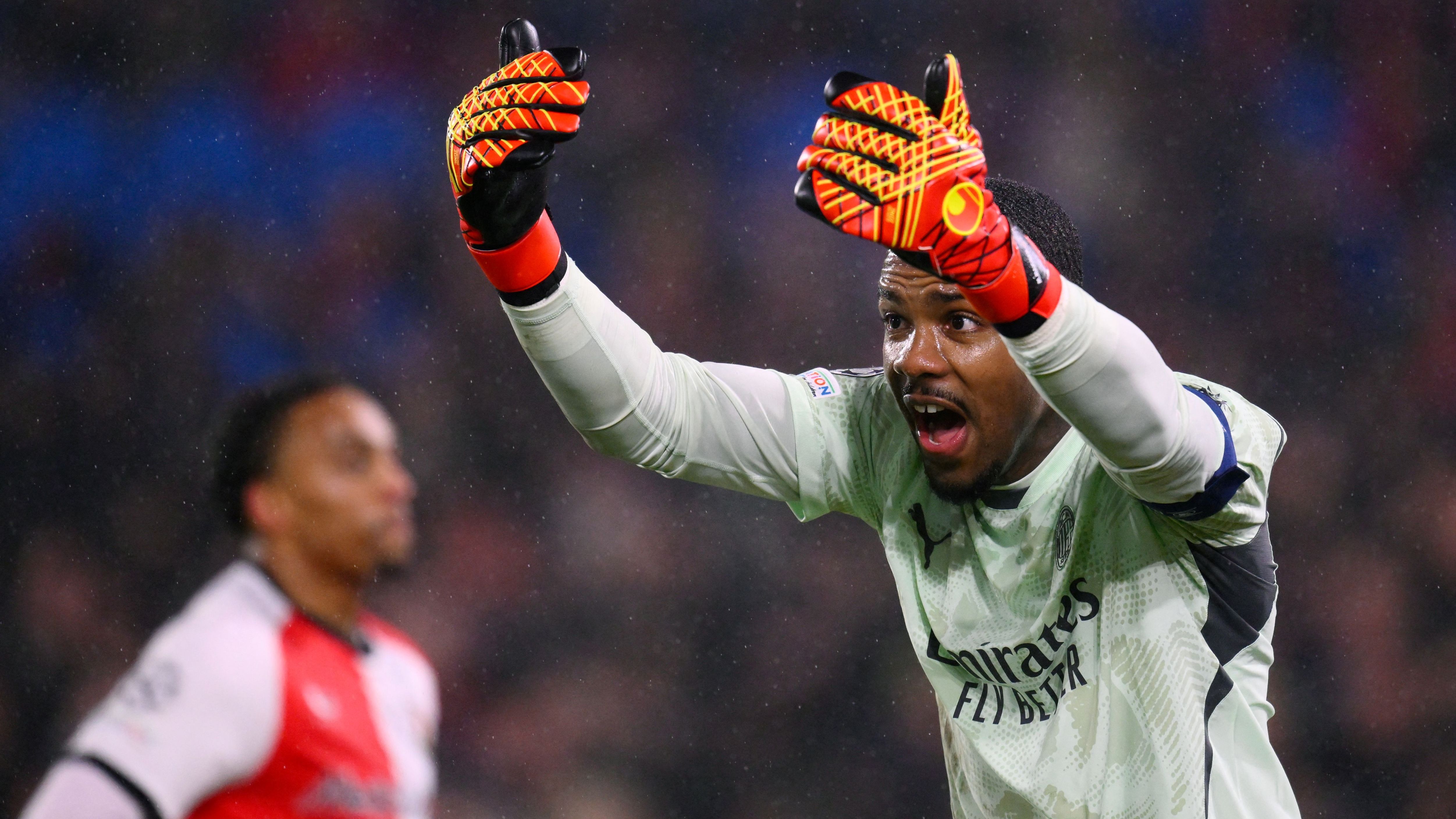 FBL-EUR-C1-FEYENOORD-MILAN