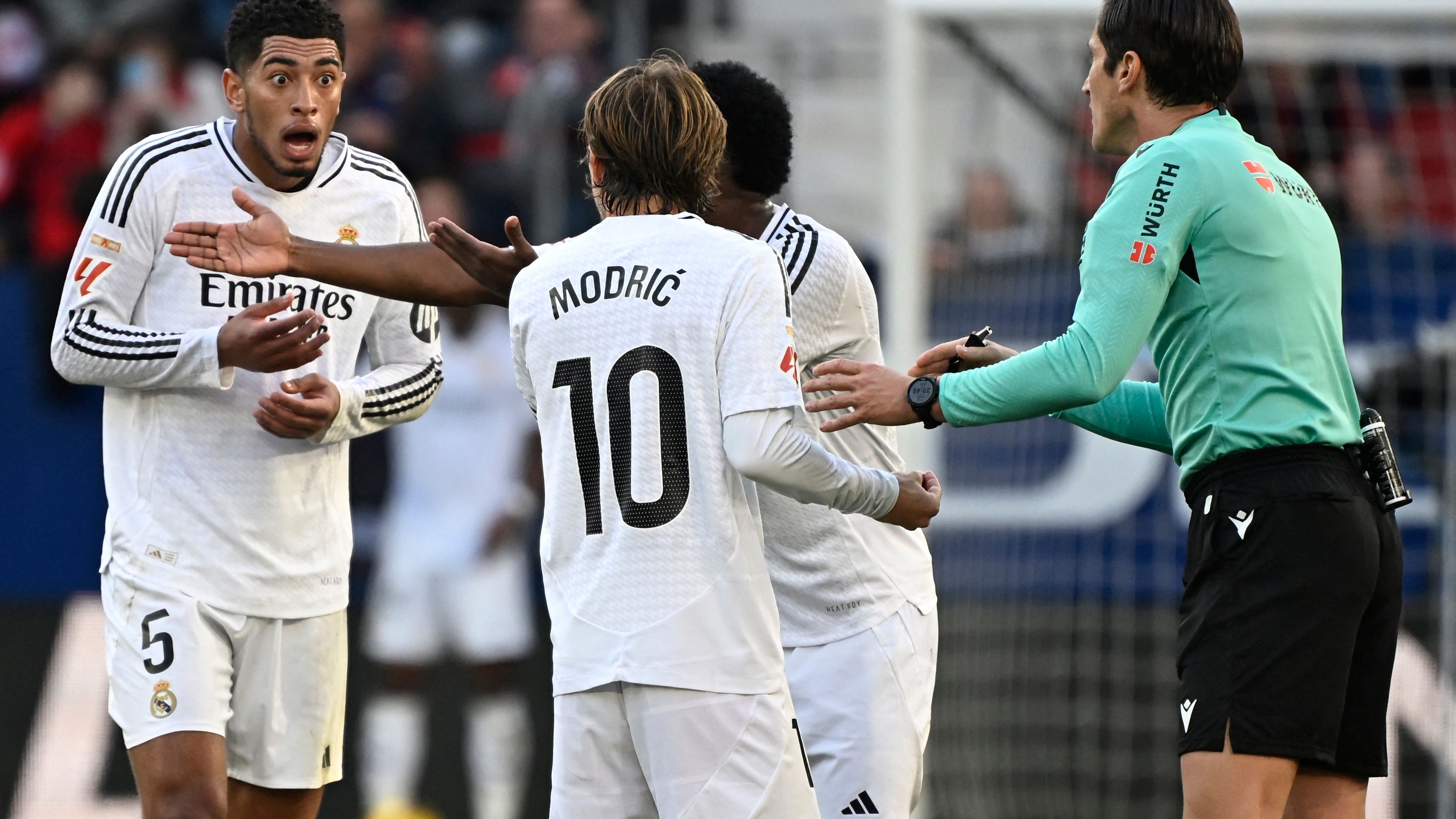 TOPSHOT-FBL-ESP-LIGA-OSASUNA-REAL MADRID