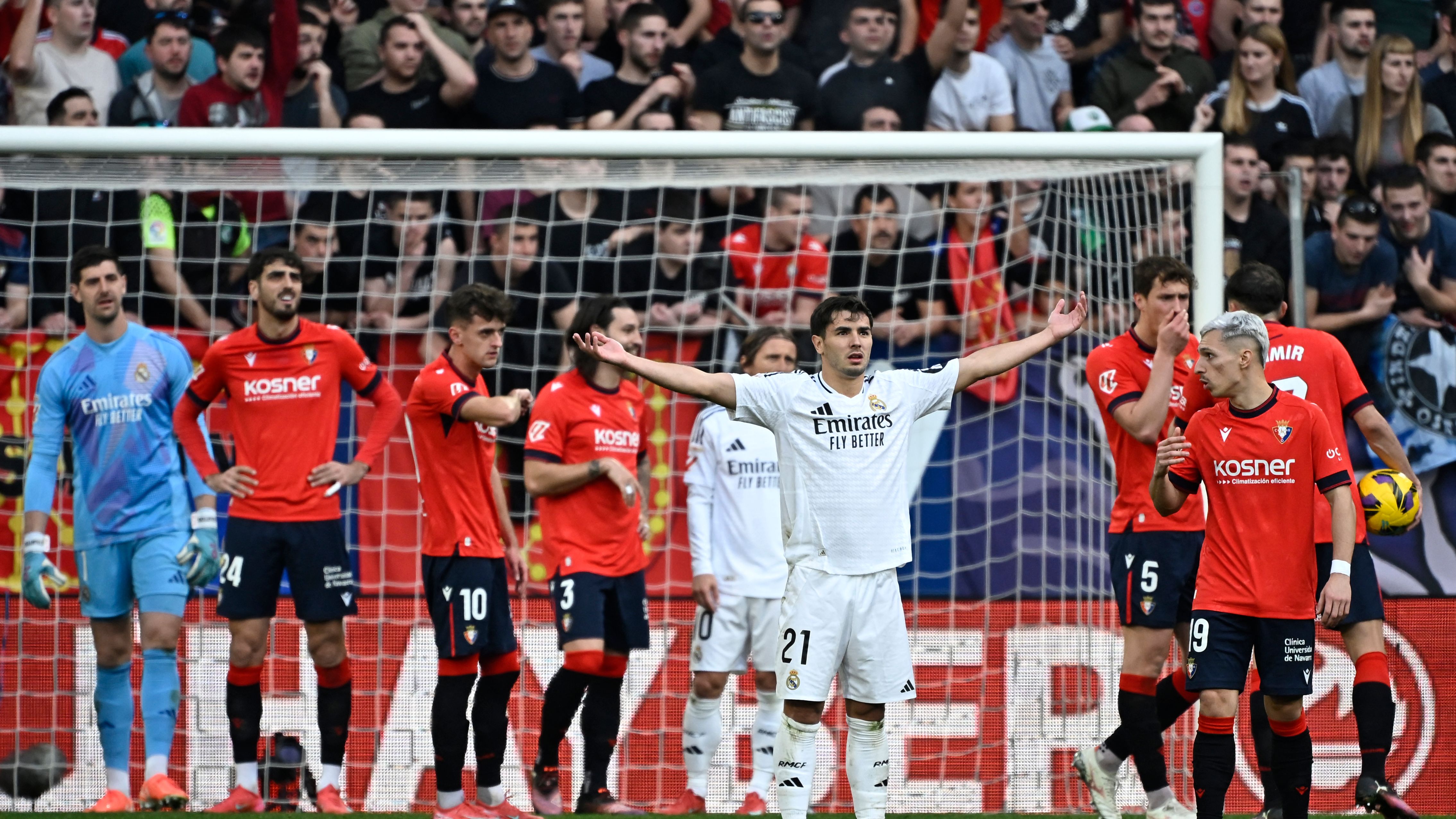 FBL-ESP-LIGA-OSASUNA-REAL MADRID