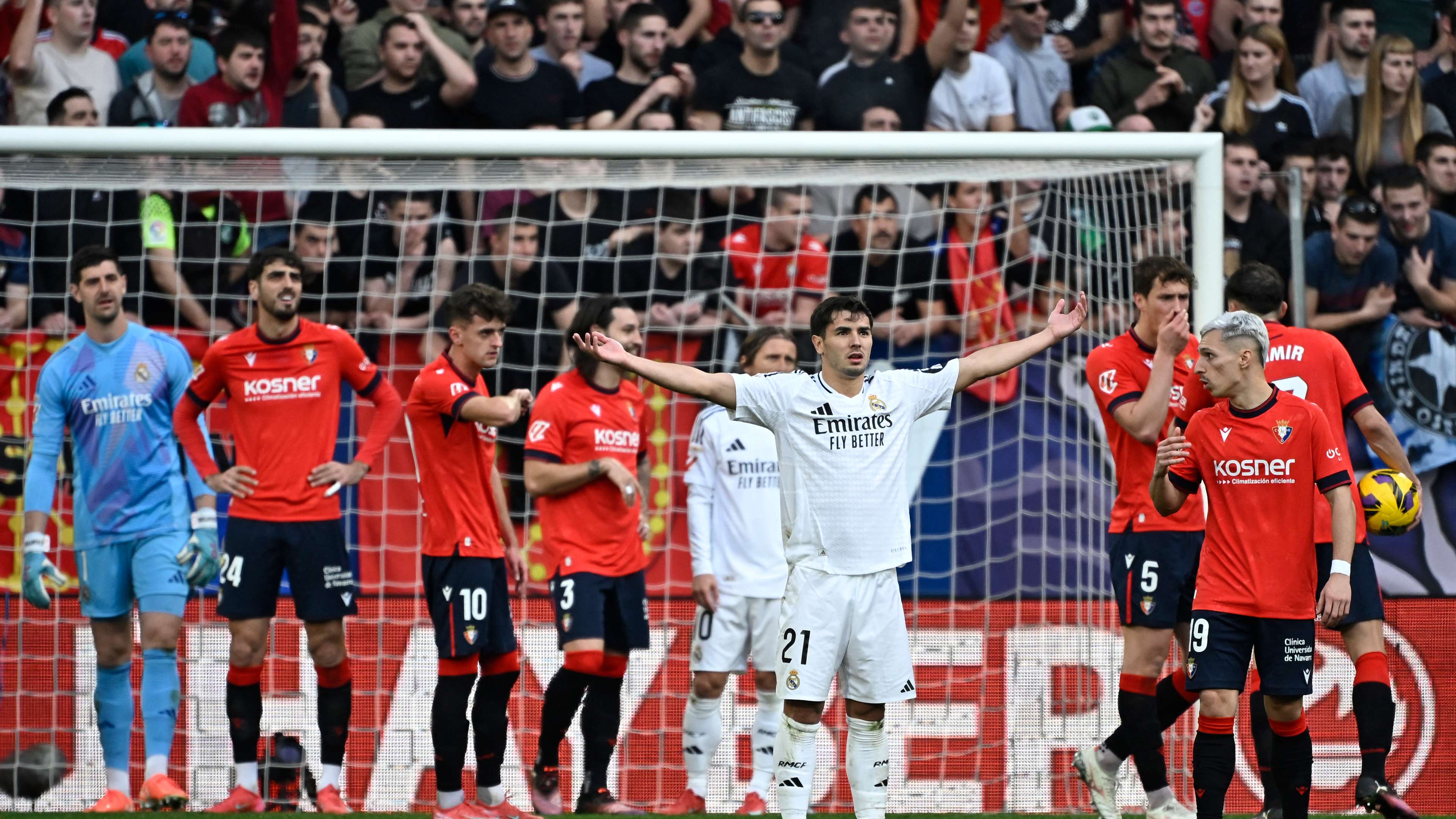 FBL-ESP-LIGA-OSASUNA-REAL MADRID