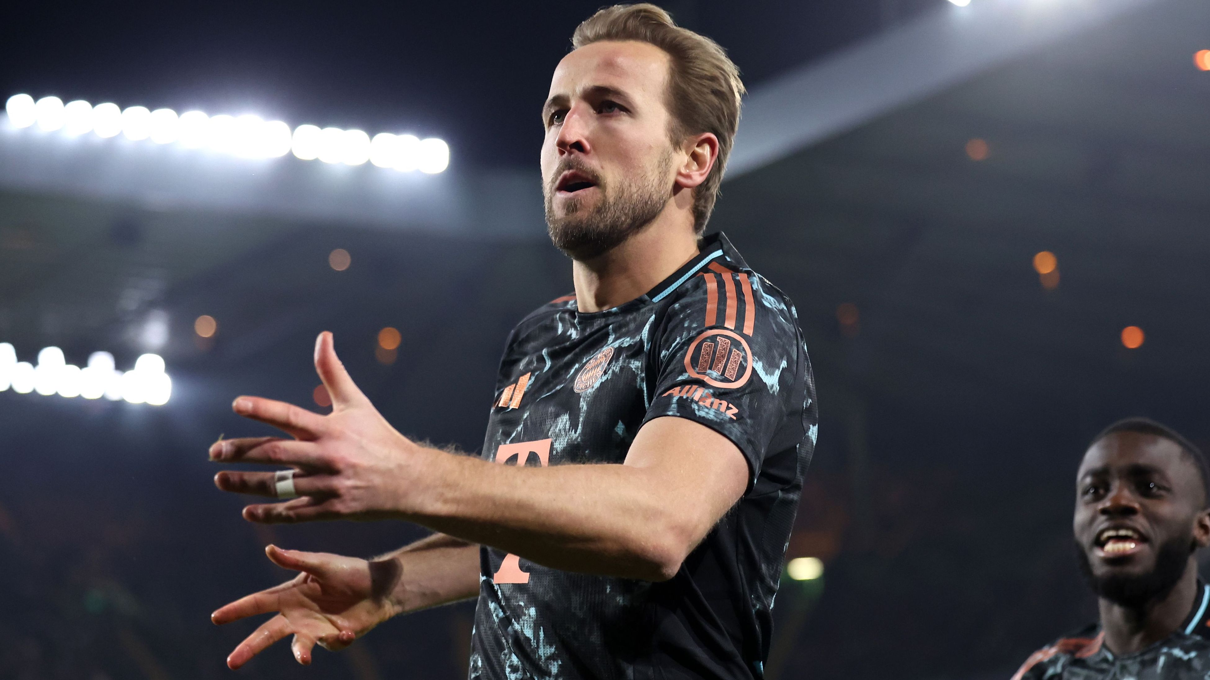 Celtic FC v FC Bayern München - UEFA Champions League 2024/25 League Knockout Play-off First Leg