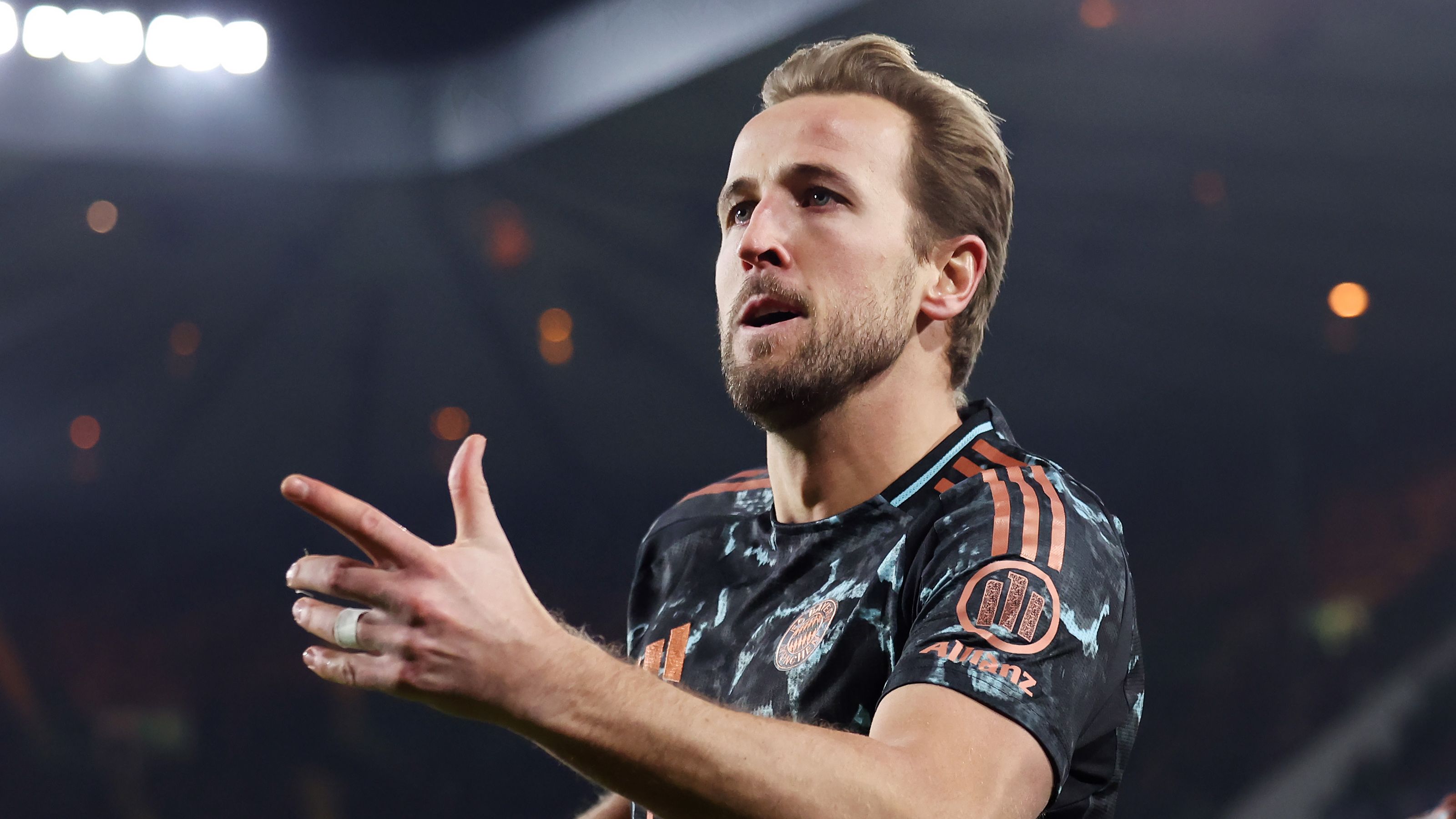 Celtic FC v FC Bayern München - UEFA Champions League 2024/25 League Knockout Play-off First Leg