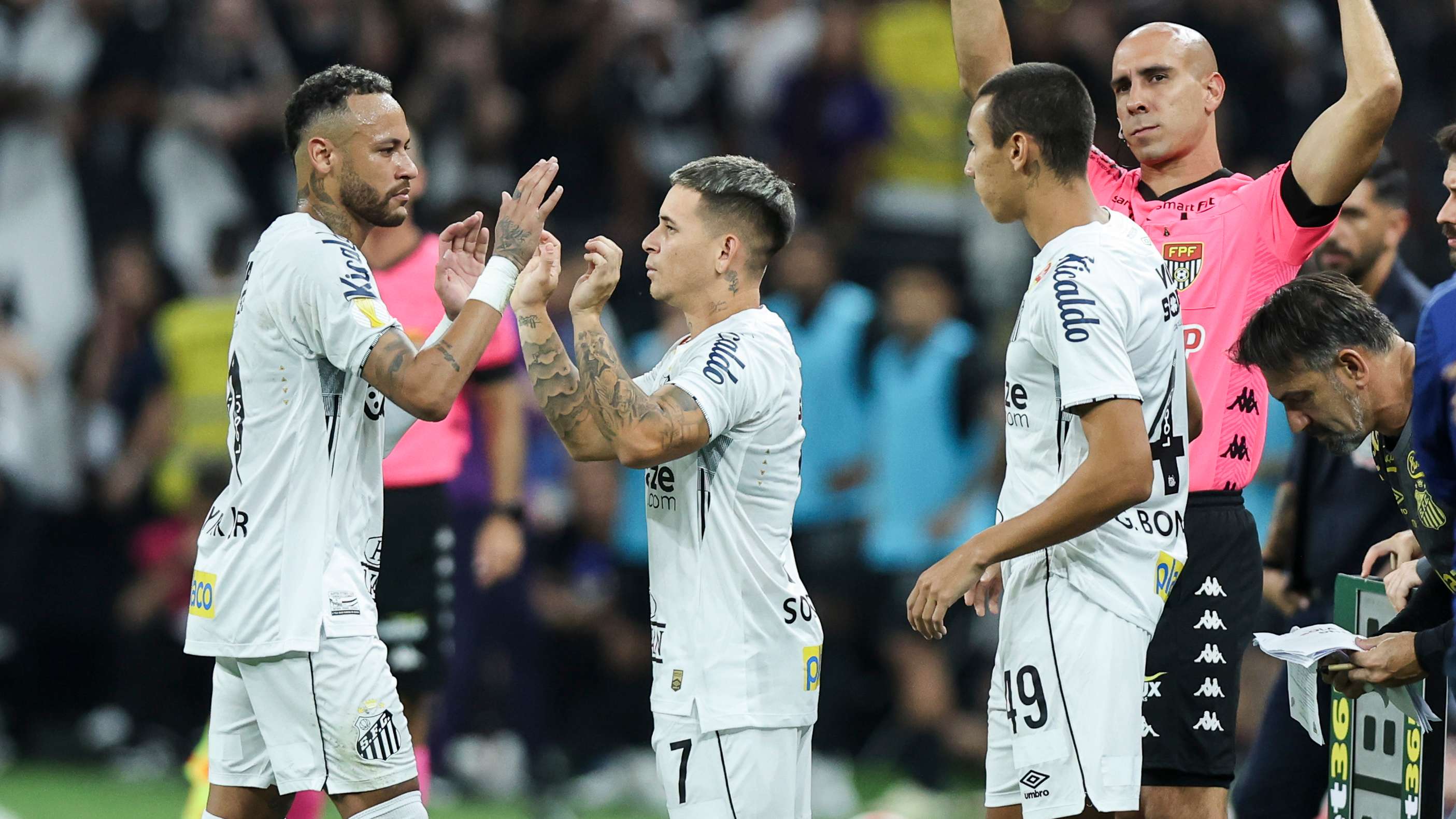 Corinthians v Santos - Campeonato Paulista 2025