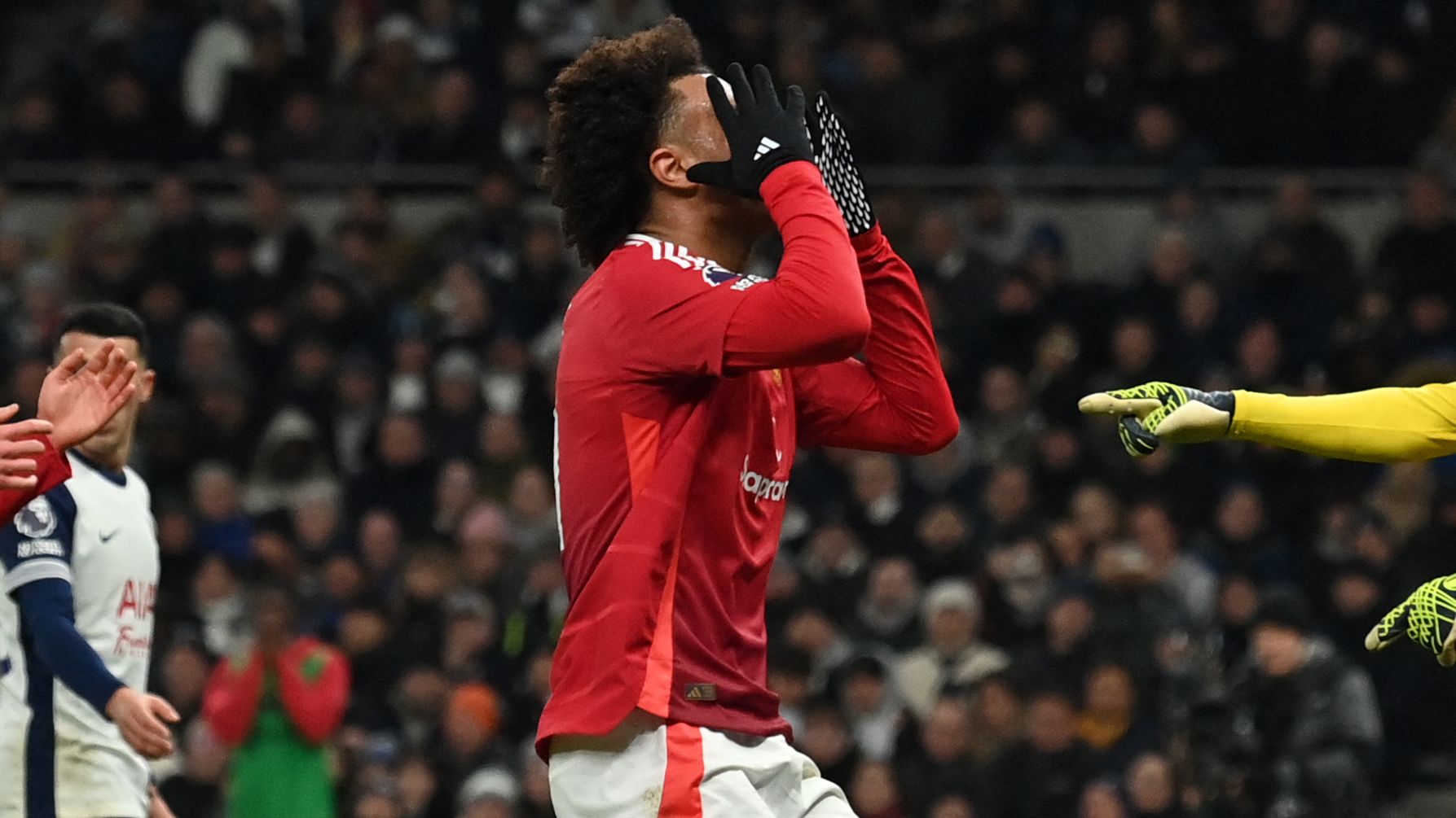 FBL-ENG-PR-TOTTENHAM-MAN UTD