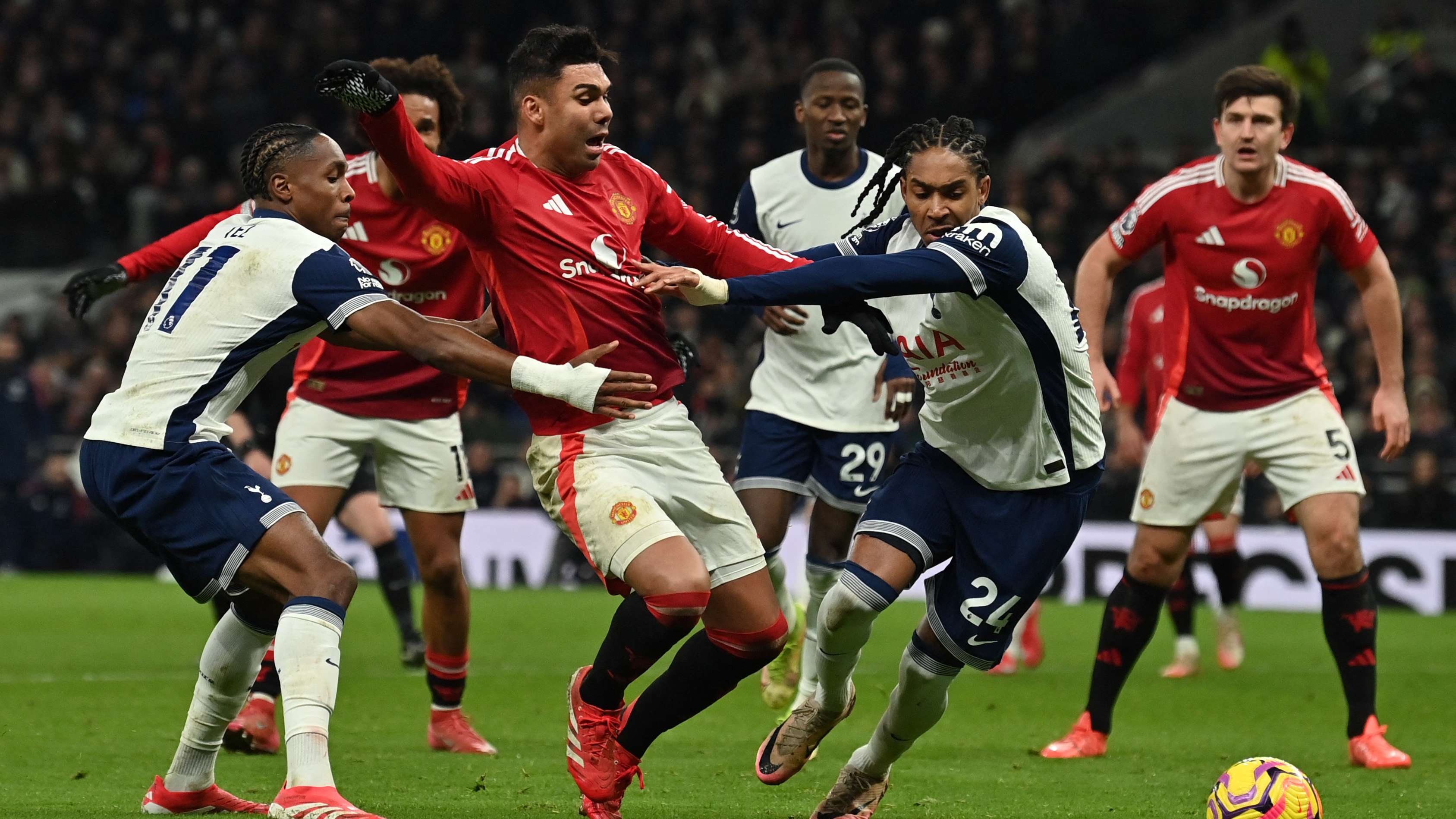 FBL-ENG-PR-TOTTENHAM-MAN UTD