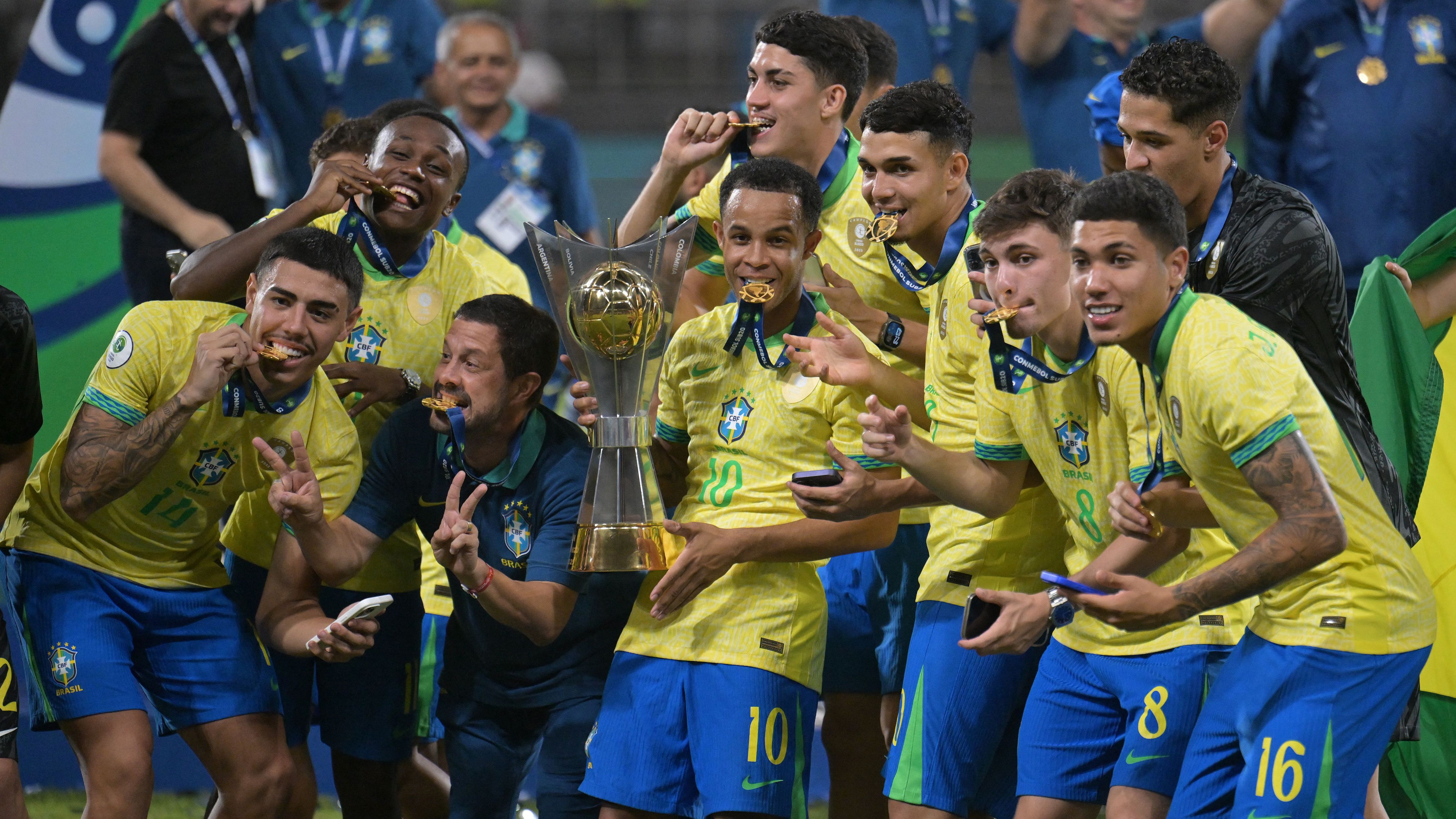 TOPSHOT-FBL-SOUTHAM-U20-BRA