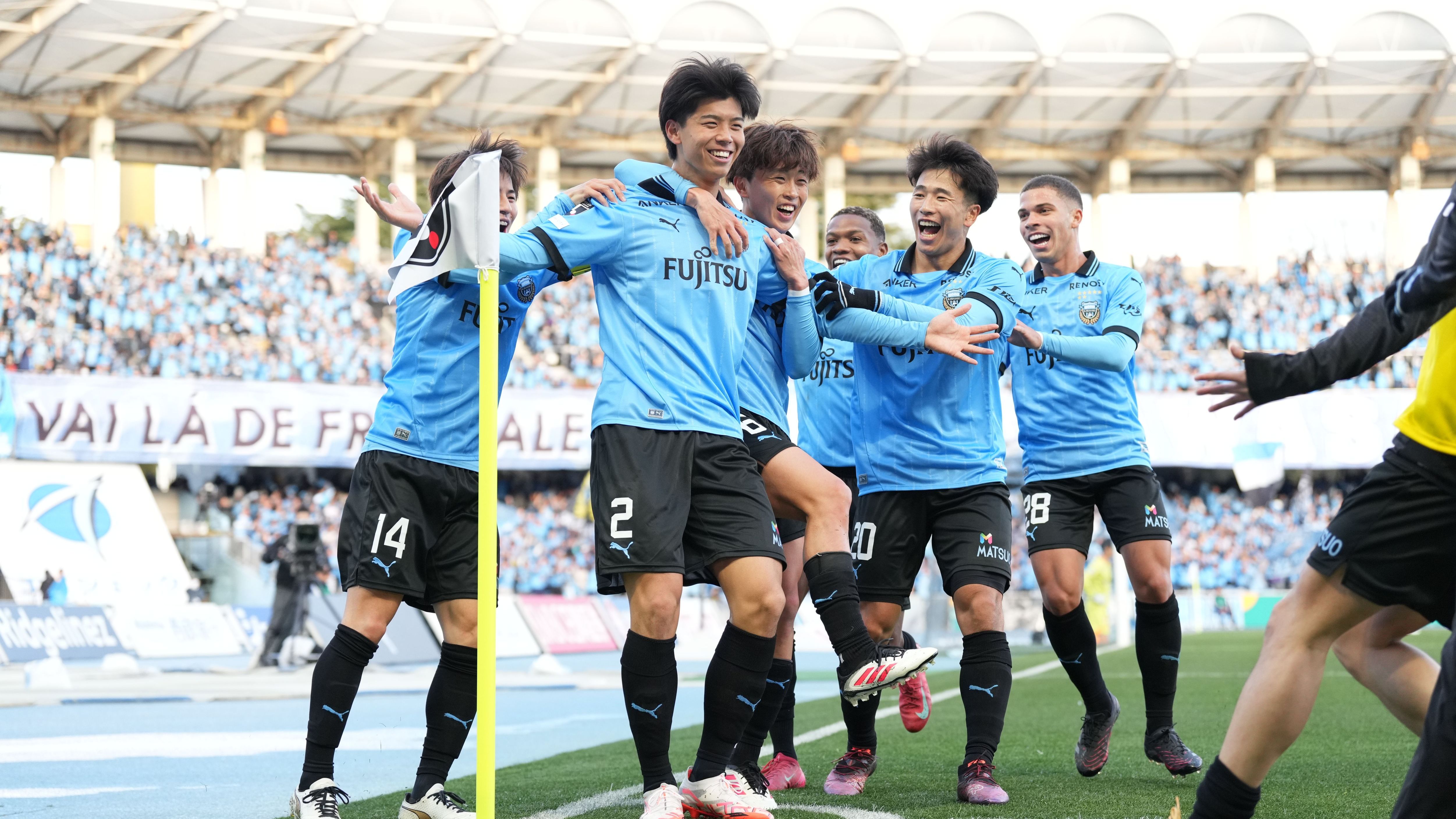 Kawasaki Frontale v Nagoya Grampus - J.LEAGUE MEIJI YASUDA J1