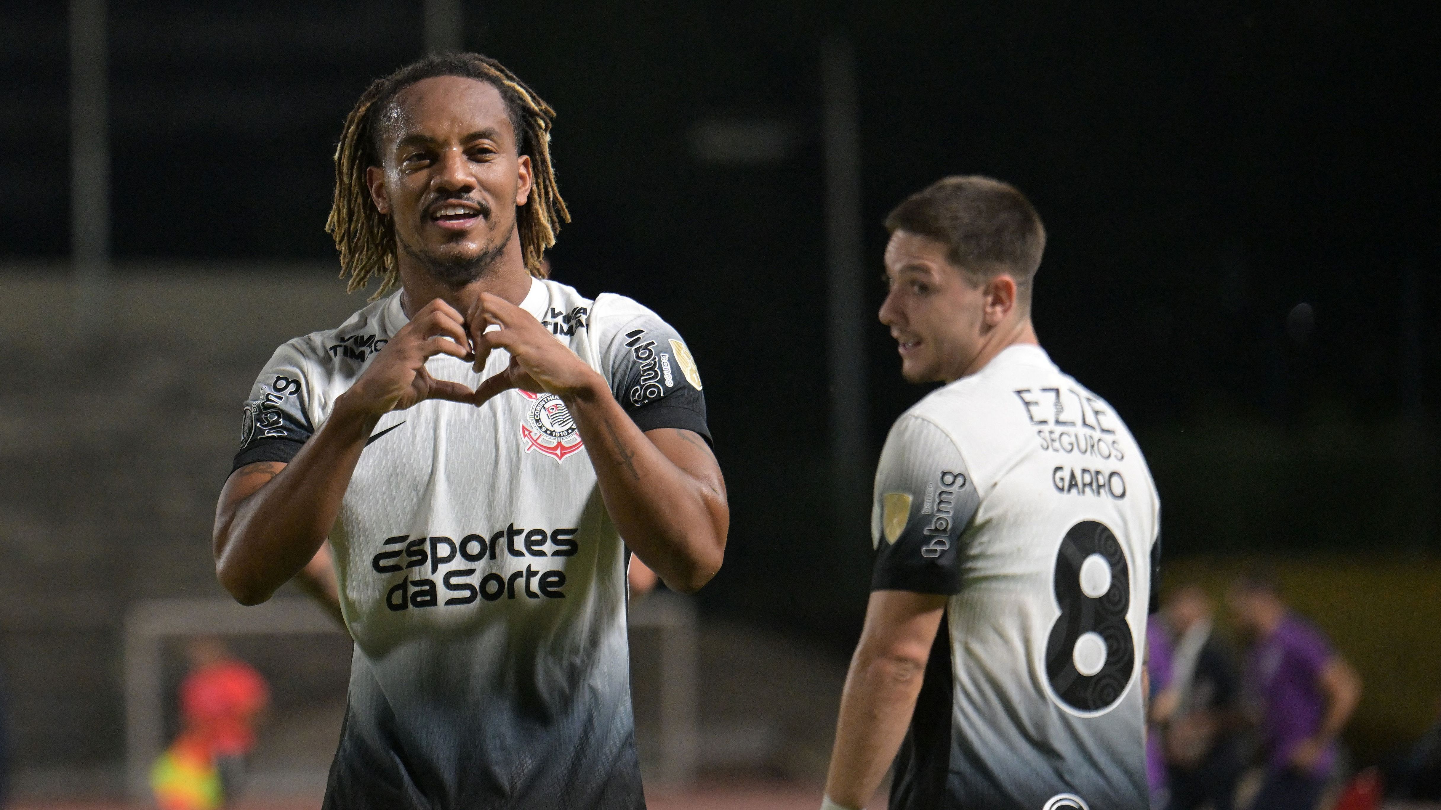FBL-LIBERTADORES-UCENTRALVEN-CORINTHIANS