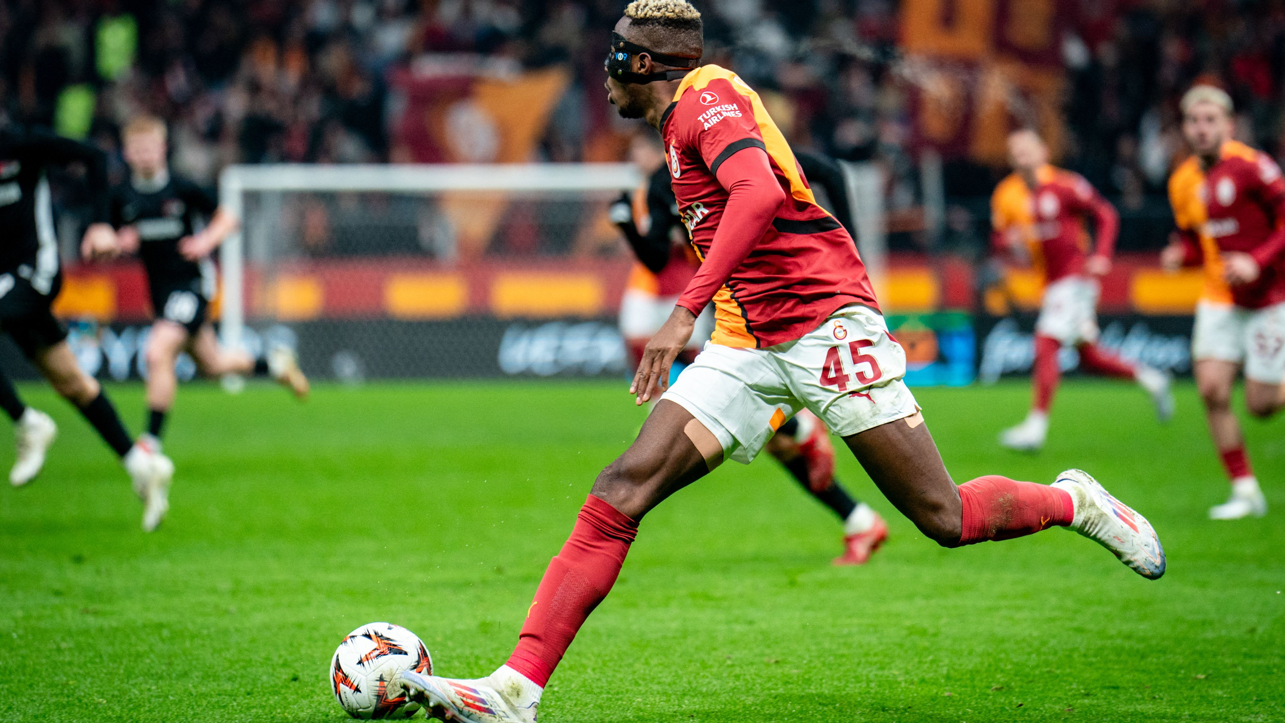 Galatasaray-v-AZ-Alkmaar-UEFA-EUROPA-LEAGUE