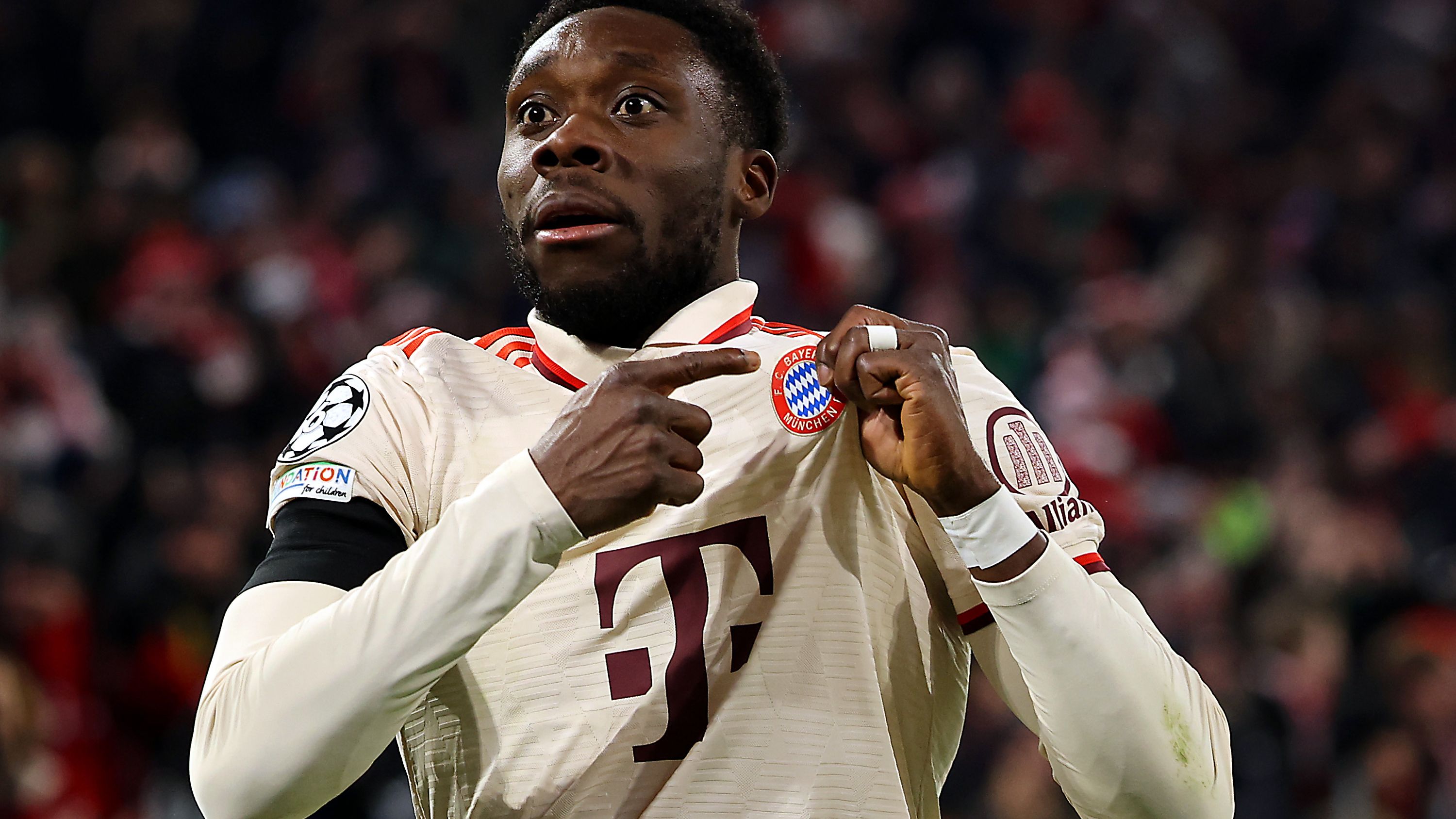 "Es ist schwer, das Handy auszumachen": Alphonso Davies packt über Vertragspoker mit dem FC Bayern München aus