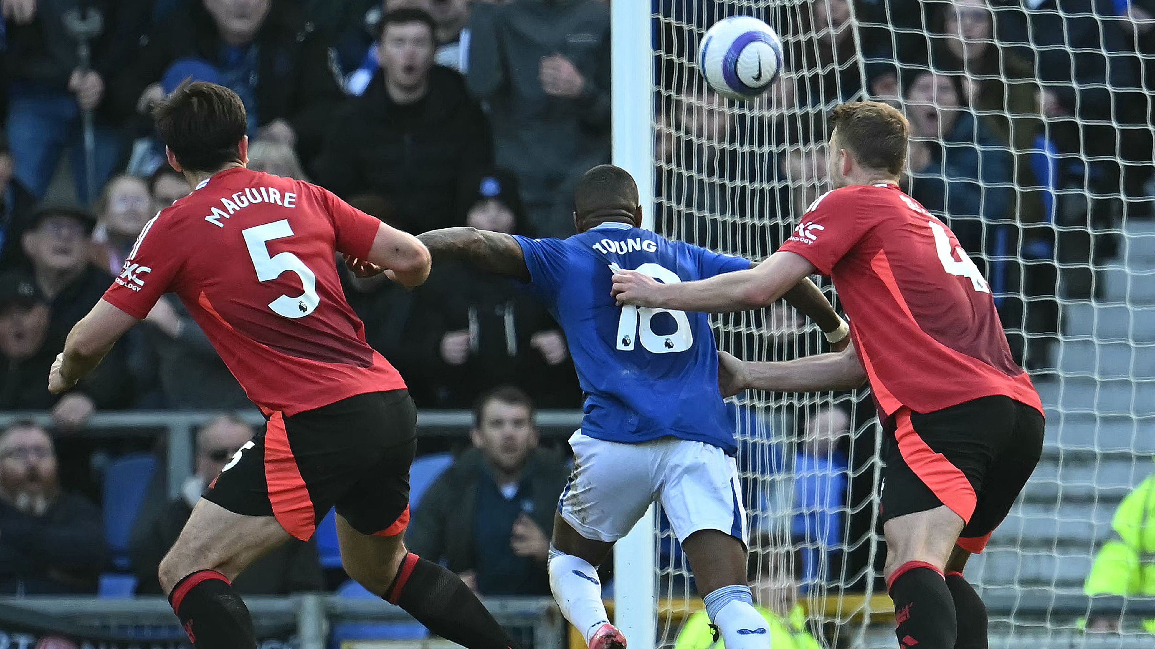 FBL-ENG-PR-EVERTON-MAN UTD