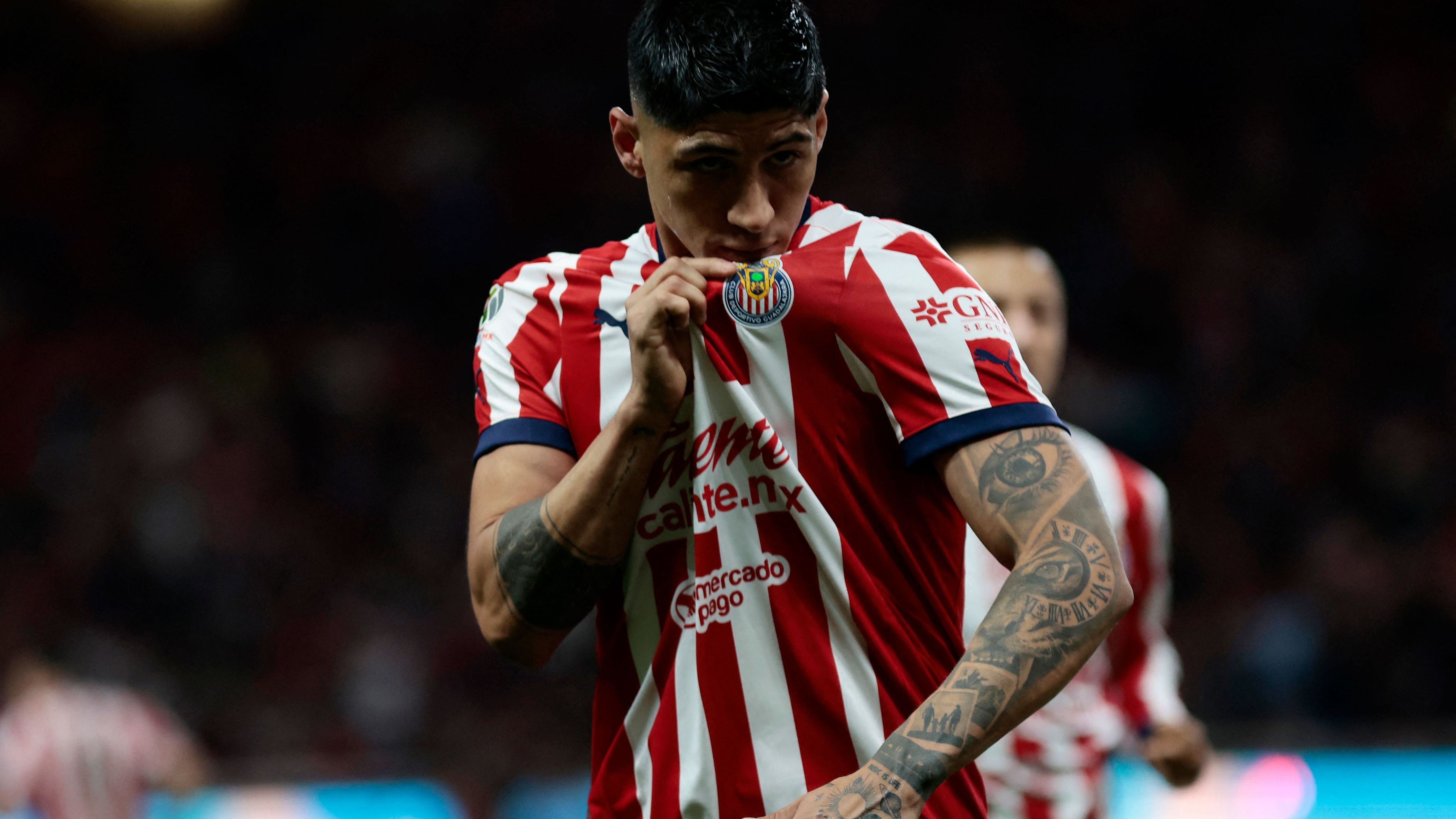 'We want to win titles' - Alan Pulido shares Chivas' goals under new coach Gabriel Milito | Goal.com UK