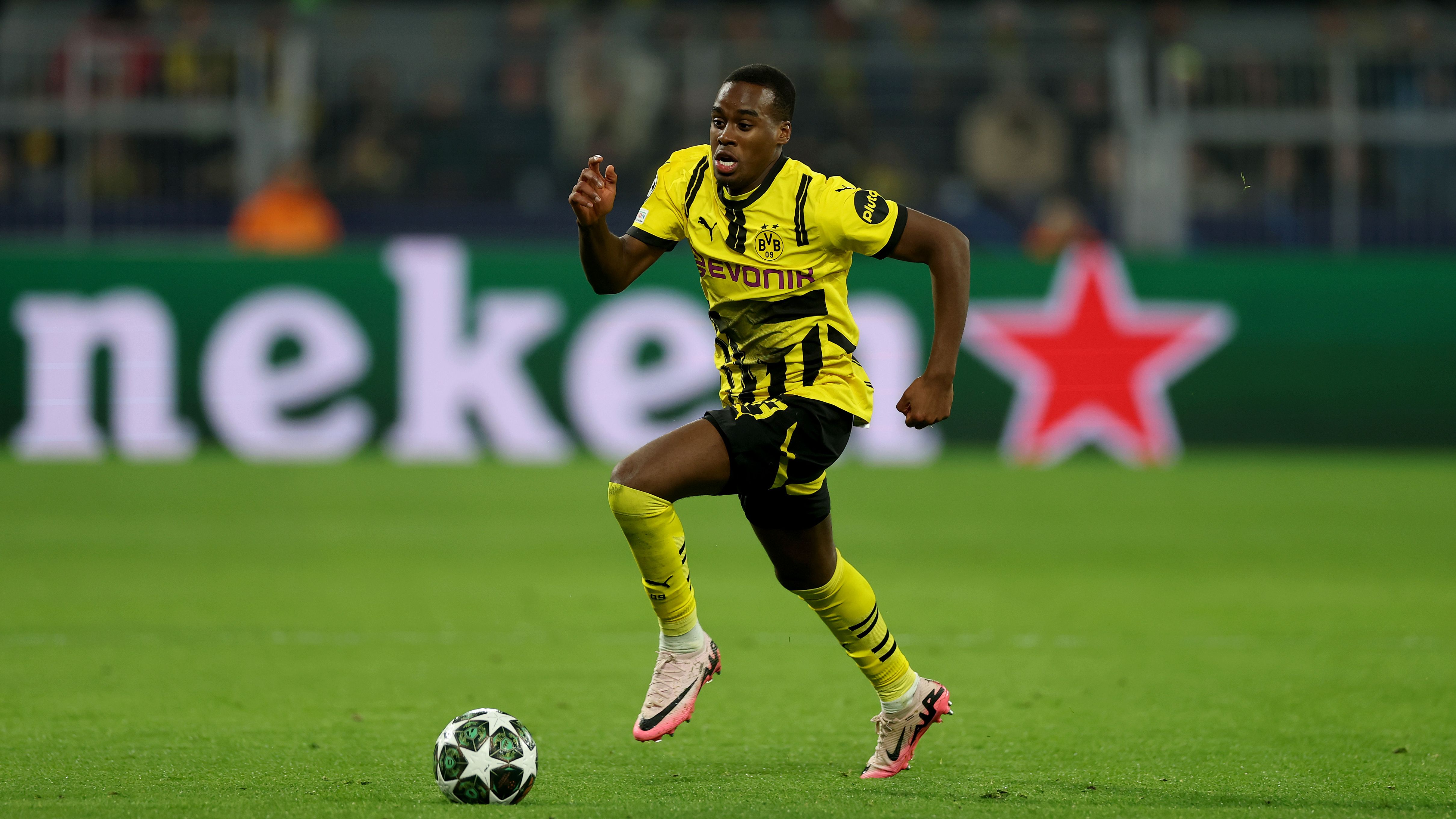 Borussia Dortmund v Sporting Clube de Portugal - UEFA Champions League 2024/25 League Knockout Play-off Second Leg