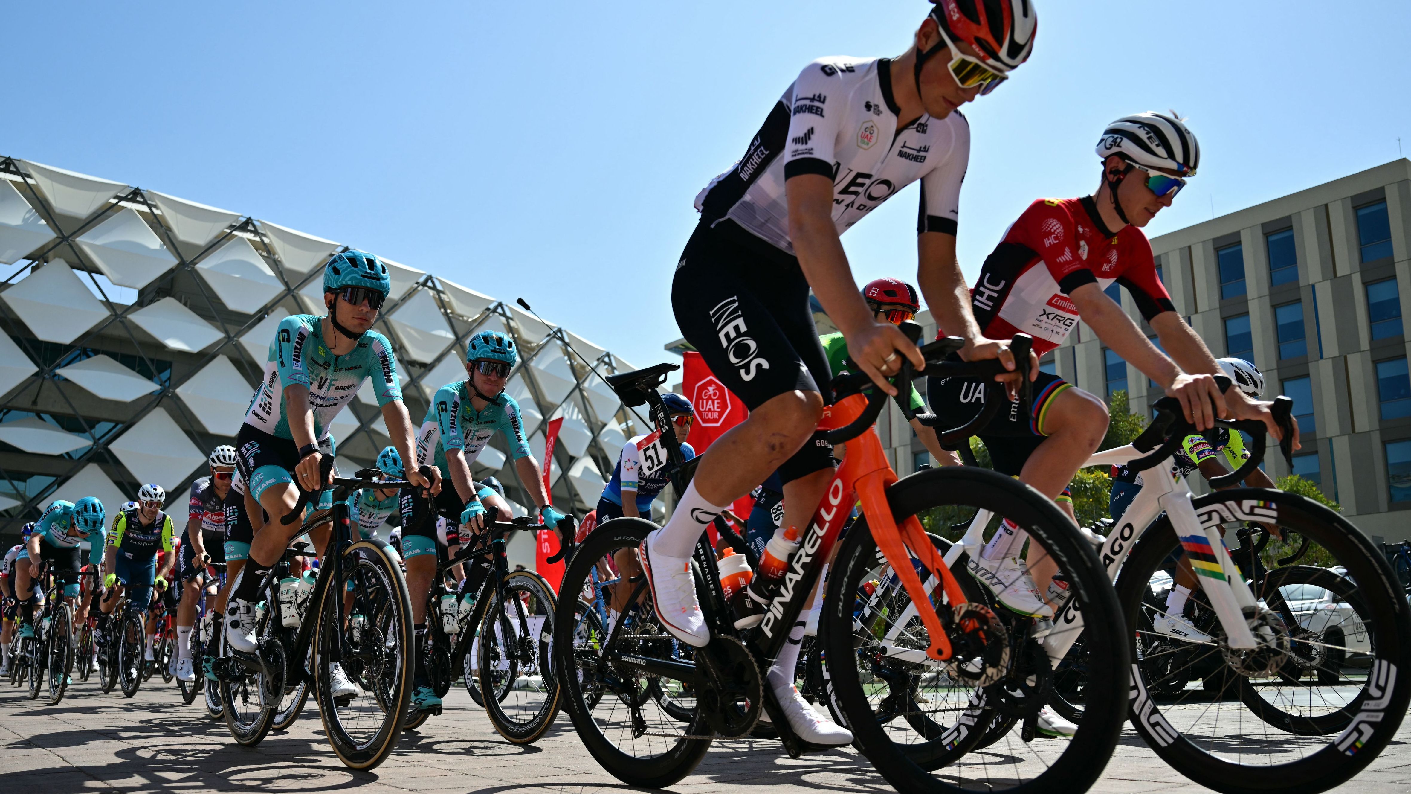 TOPSHOT-CYCLING-UAE-TOUR