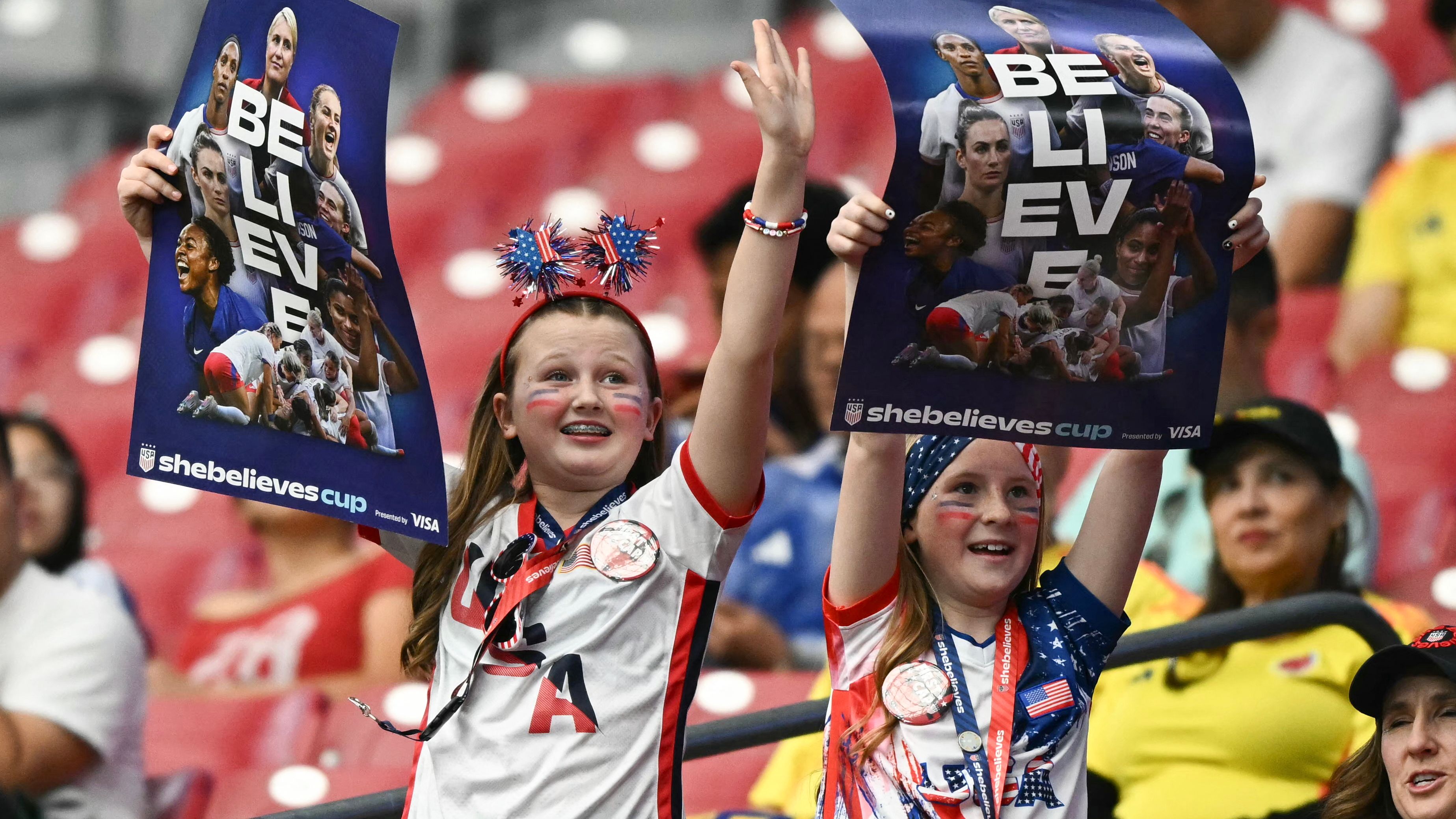 TOPSHOT-FBL-WOMEN-SHEBELIEVES-COL-JPN