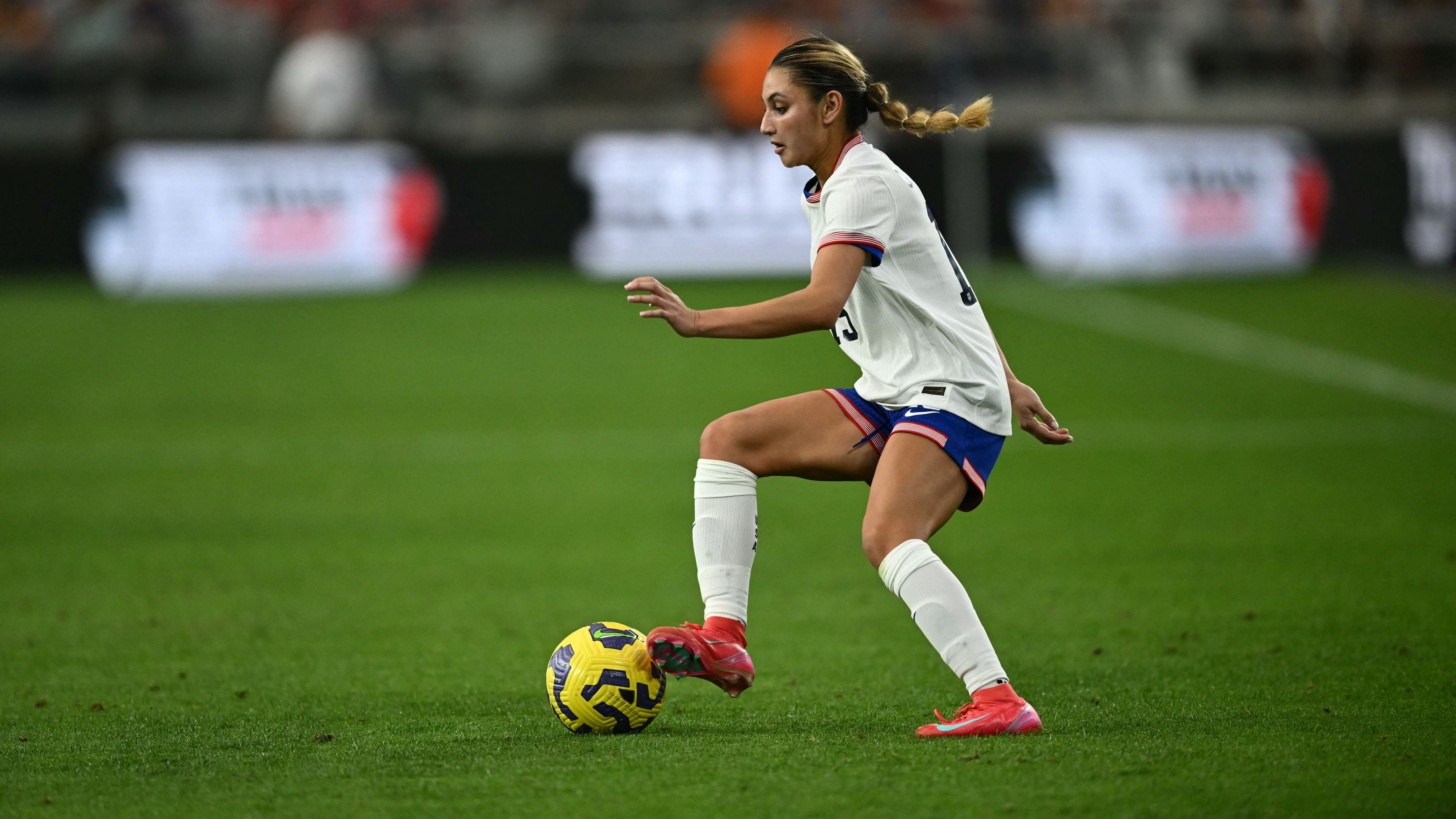 FBL-WOMEN-SHEBELIEVES-USA-AUS