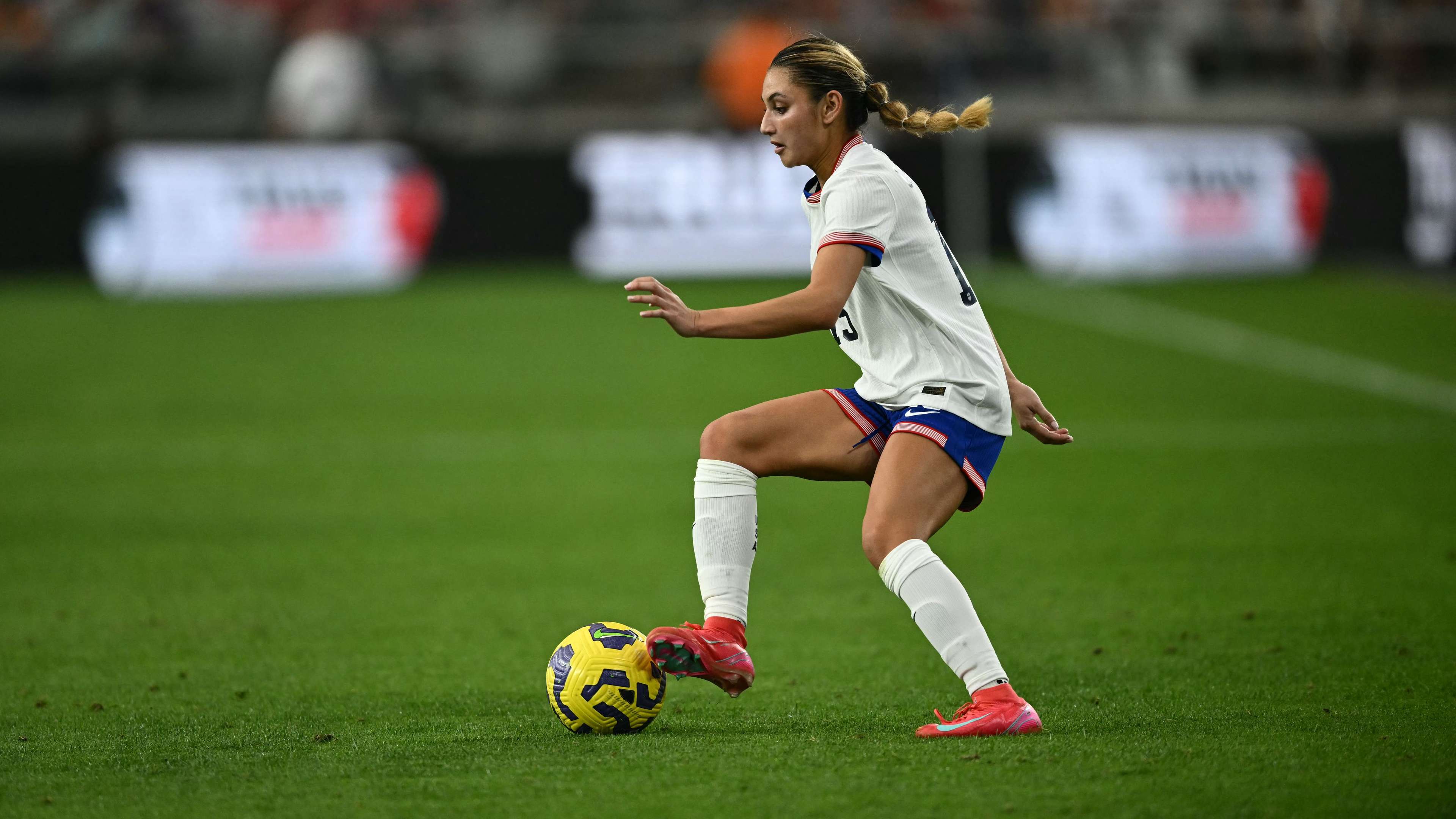 FBL-WOMEN-SHEBELIEVES-USA-AUS