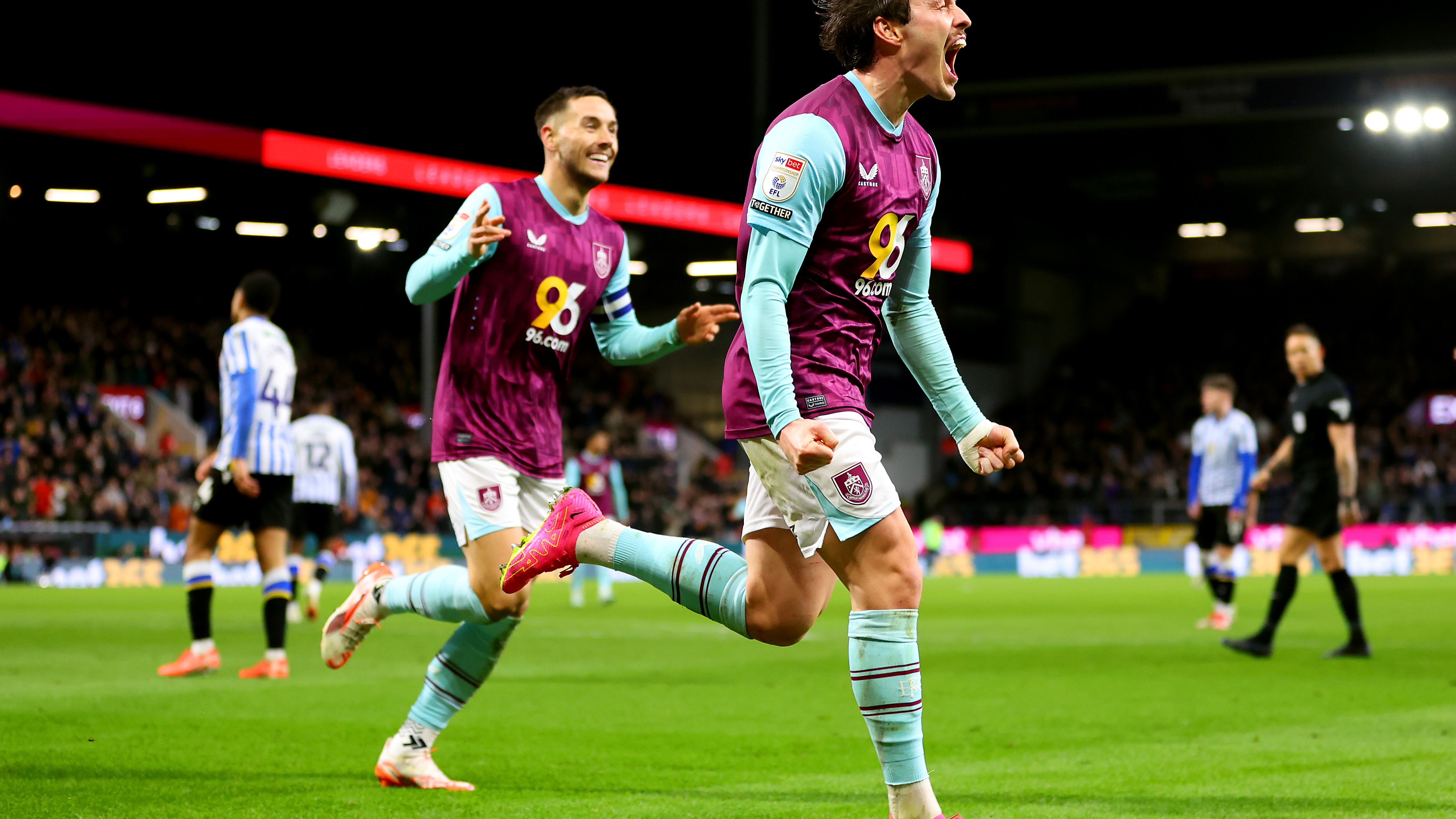 Burnley FC v Sheffield Wednesday FC - Sky Bet Championship