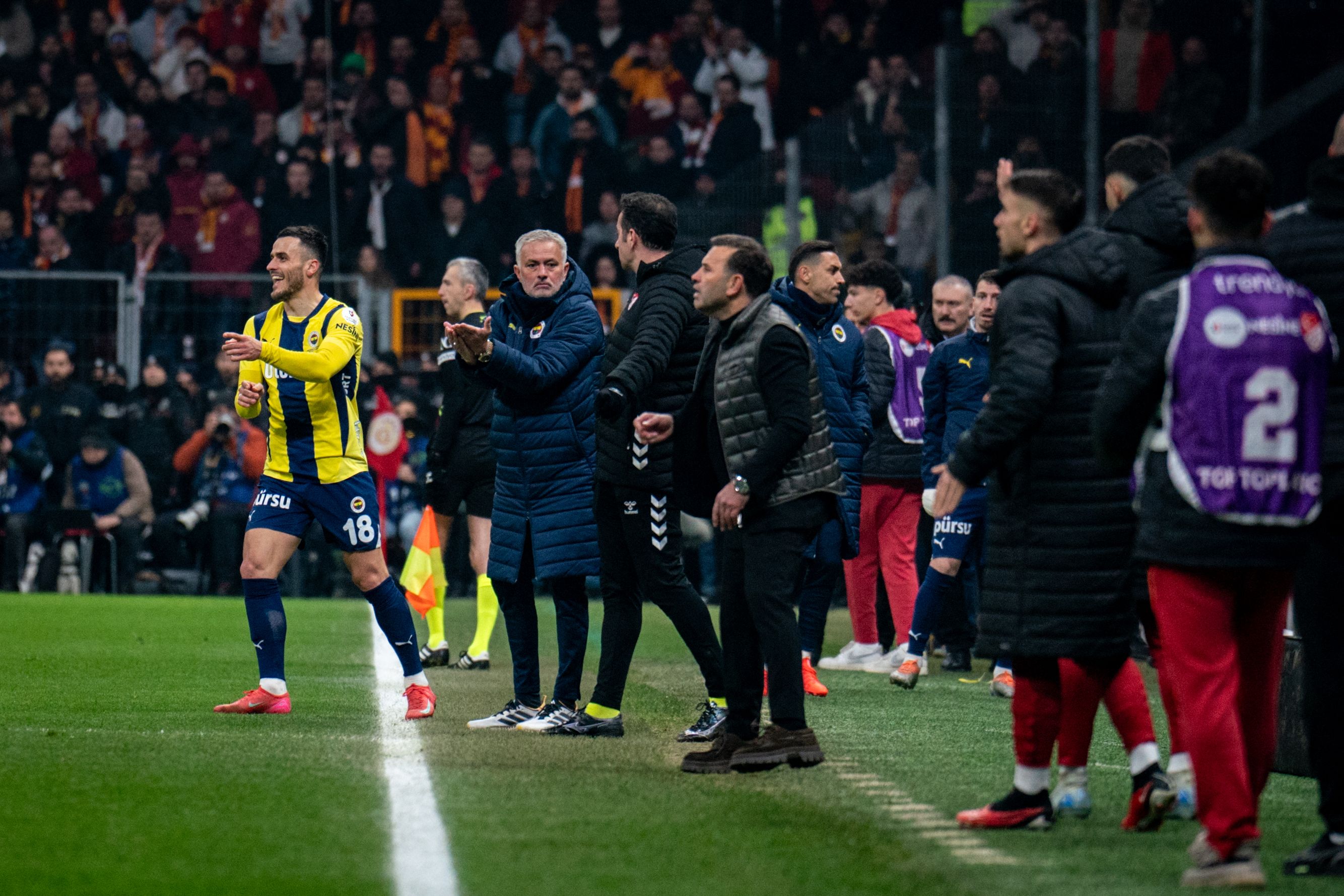 Galatasaray-Fenerbahce-Super-Lig-Turkey