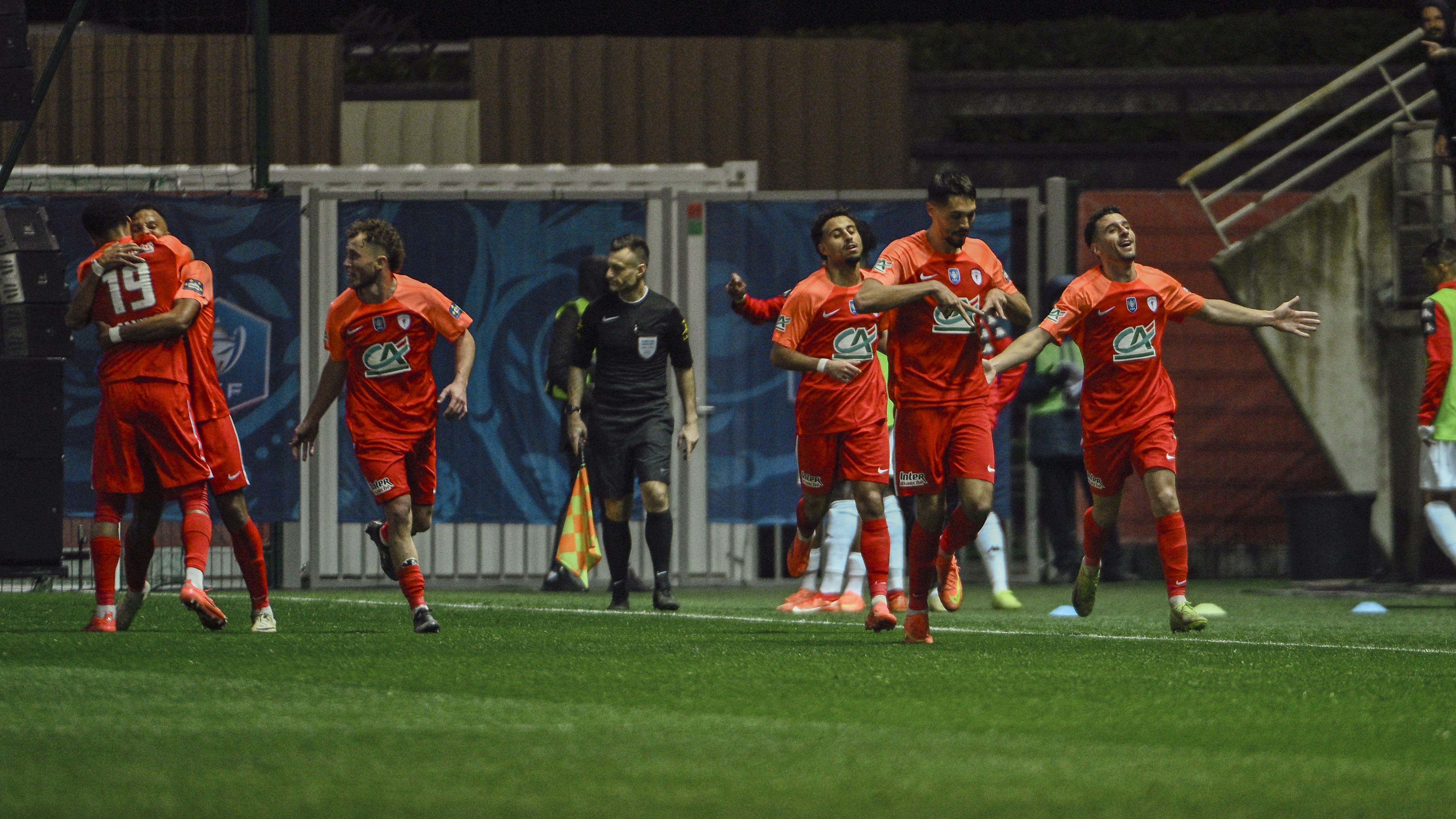 FBL-FRA-CUP-CANNES-GUINGAMP