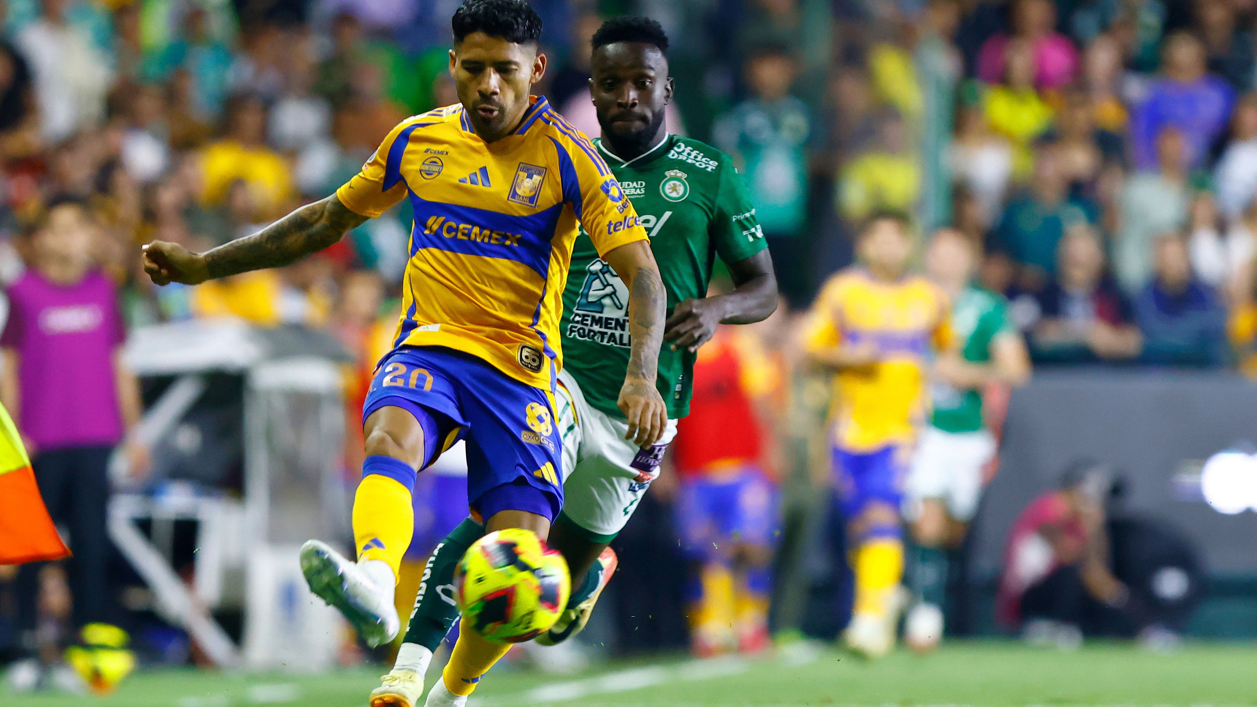 Leon v Tigres UANL - Torneo Clausura 2025 Liga MX